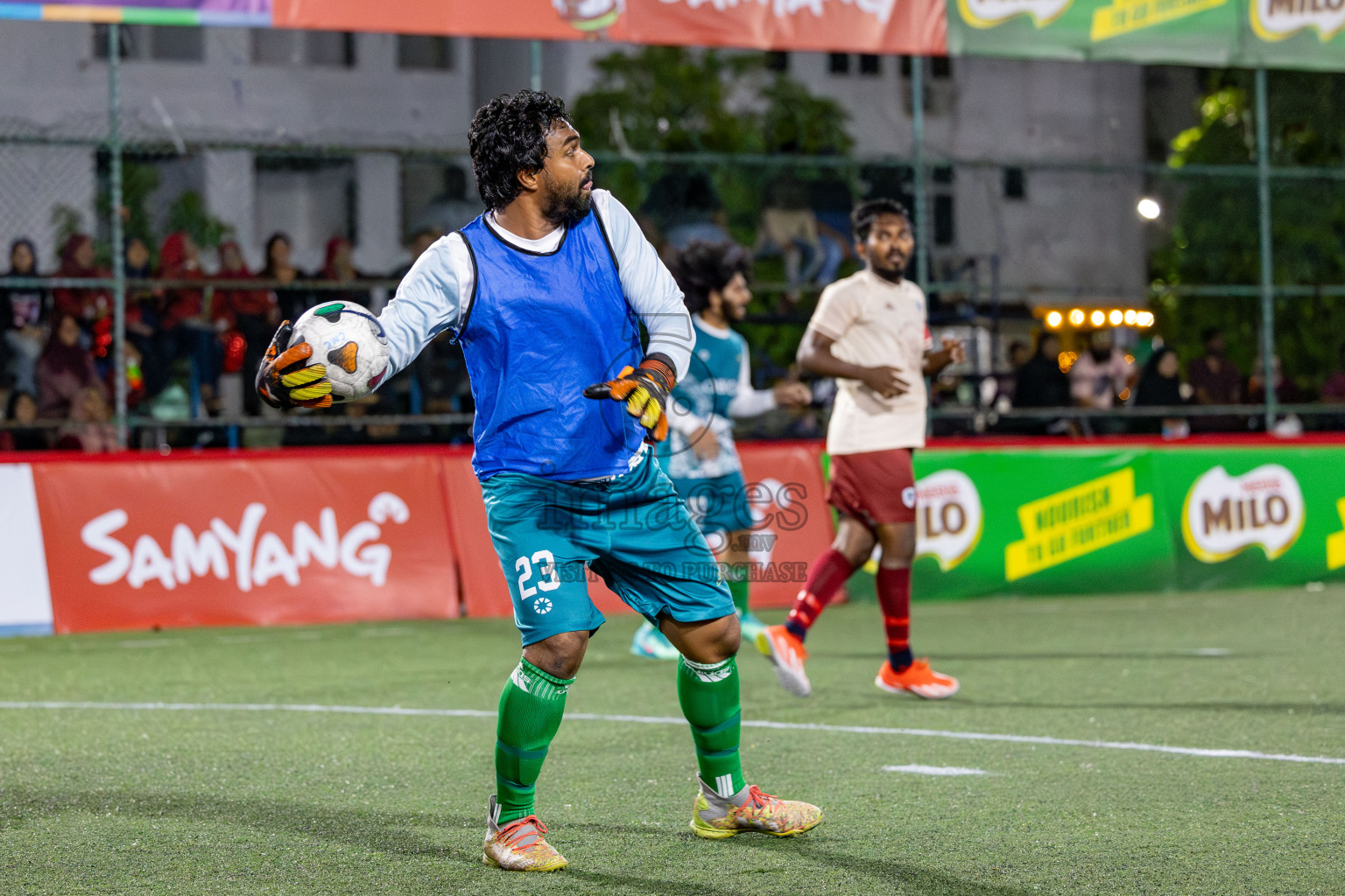 CLUB 220 vs HES CLUB Maldives Classic 2024 held in Rehendi Futsal Ground, Hulhumale', Maldives on Thursday, 12th September 2024. 
Photos: Hassan Simah / images.mv