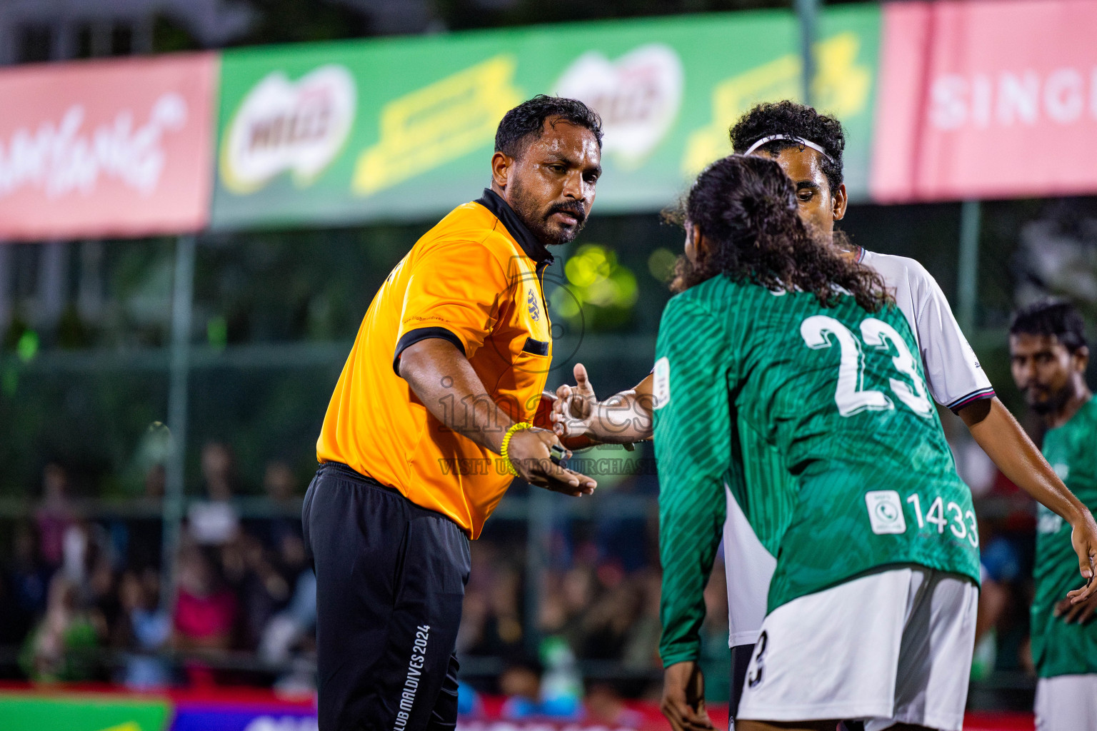 TEAM BADHAHI vs KULHIVARU VUZARA CLUB in the Semi-finals of Club Maldives Classic 2024 held in Rehendi Futsal Ground, Hulhumale', Maldives on Tuesday, 19th September 2024. 
Photos: Nausham Waheed / images.mv