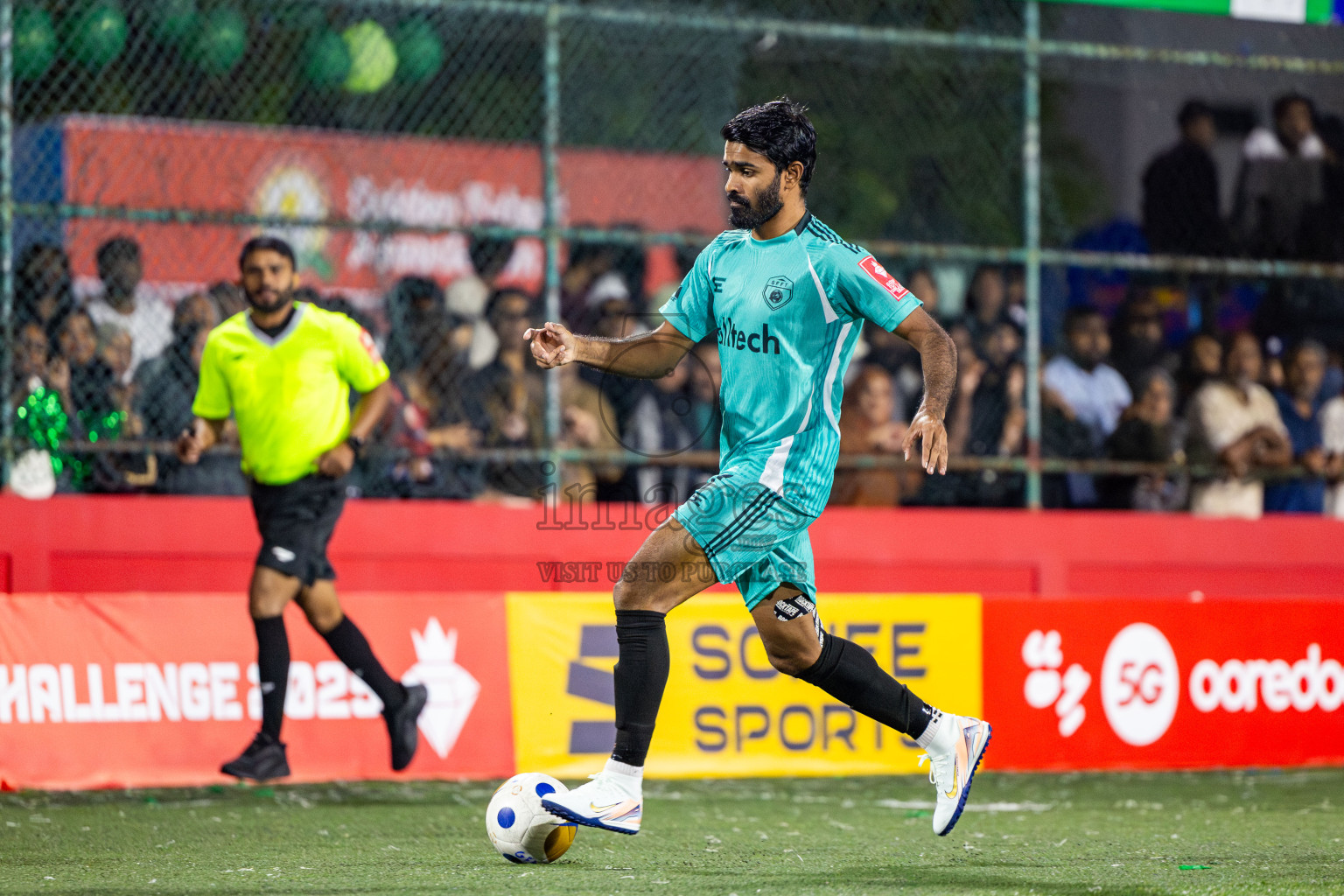 S Feydhoo vs S Hithadhoo in Seenu Atoll Final in Day 24 of Golden Futsal Challenge 2025 was held on Tuesday , 28th January 2025, in Hulhumale', Maldives. Photos: Nausham Waheed / images.mv