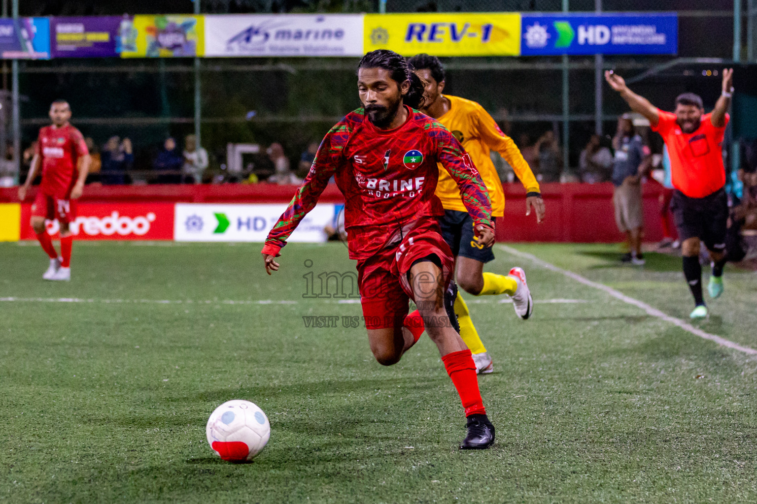 GDh. Thinadhoo  VS  GDh. Gadhdhoo in Day 17 of Golden Futsal Challenge 2024 was held on Wednesday, 31st January 2024, in Hulhumale', Maldives Photos: Hassan Simah / images.mv