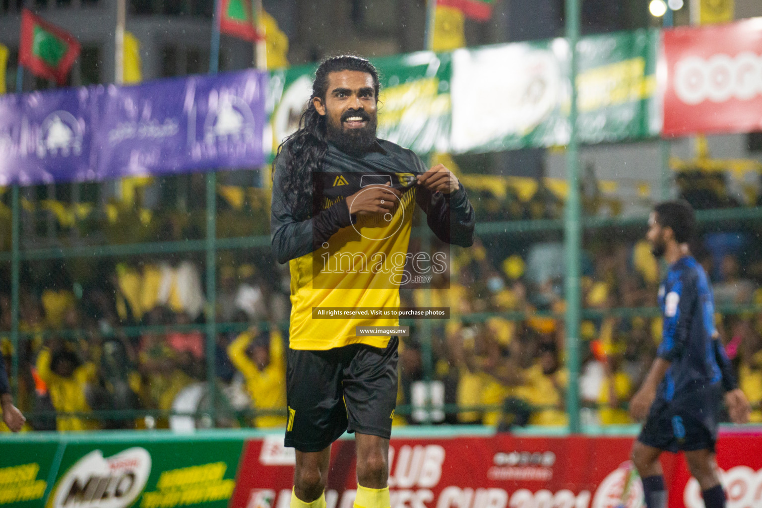 Team MPL vs Team RRC in the Quarter Finals of Club Maldives 2021 held at Hulhumale'; on 13th December 2021 Photos: Nasam/ images.mv