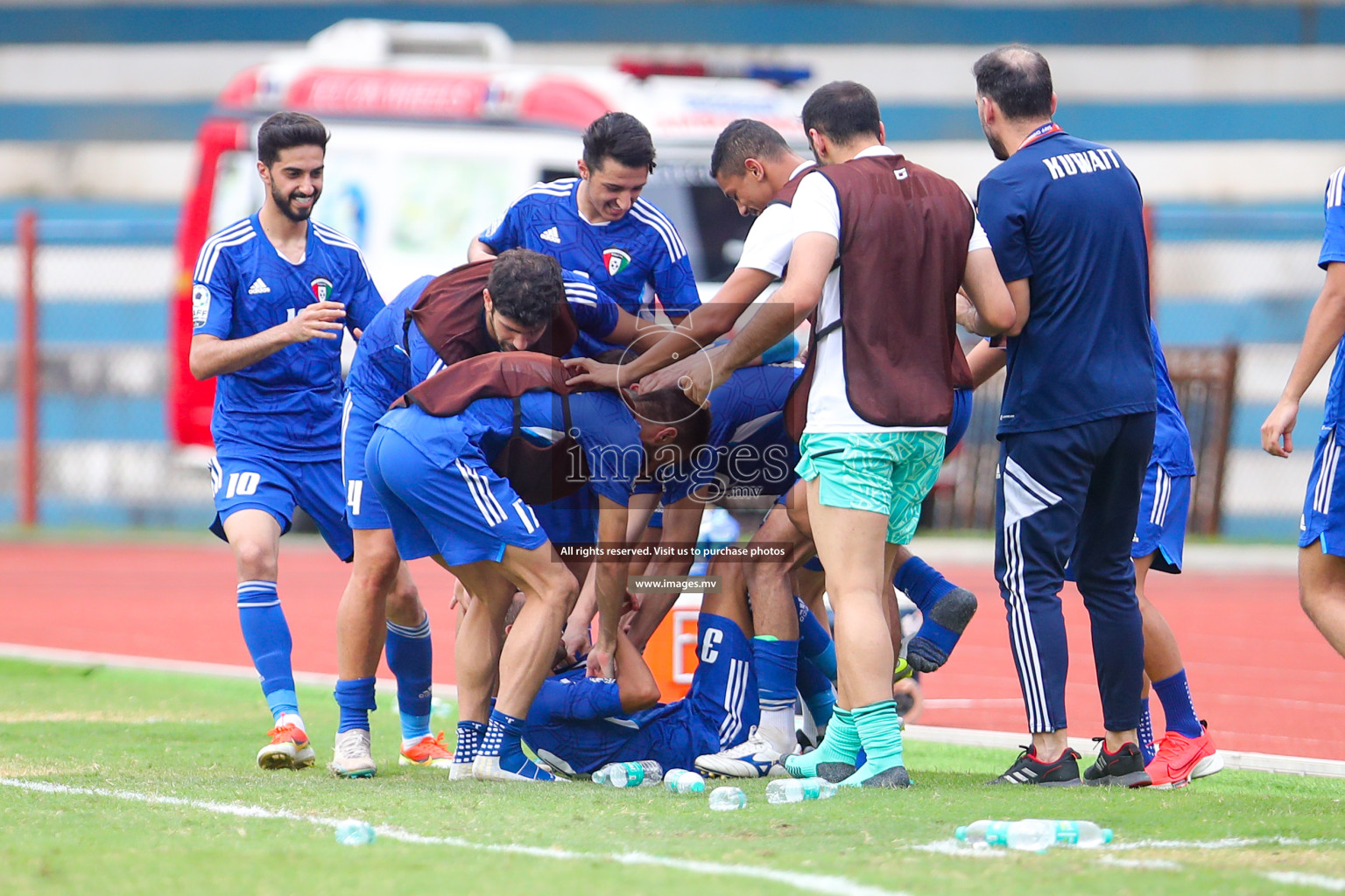 Kuwait vs Bangladesh in the Semi-final of SAFF Championship 2023 held in Sree Kanteerava Stadium, Bengaluru, India, on Saturday, 1st July 2023. Photos: Nausham Waheed, Hassan Simah / images.mv