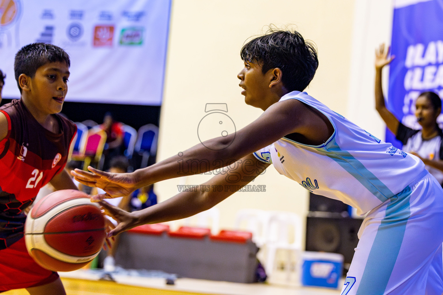 Iskandhar School vs Finland International School in Under 13 Boys Final of Junior Basketball Championship 2024 was held in Social Center, Male', Maldives on Sunday, 15th December 2024. Photos: Nausham Waheed / images.mv