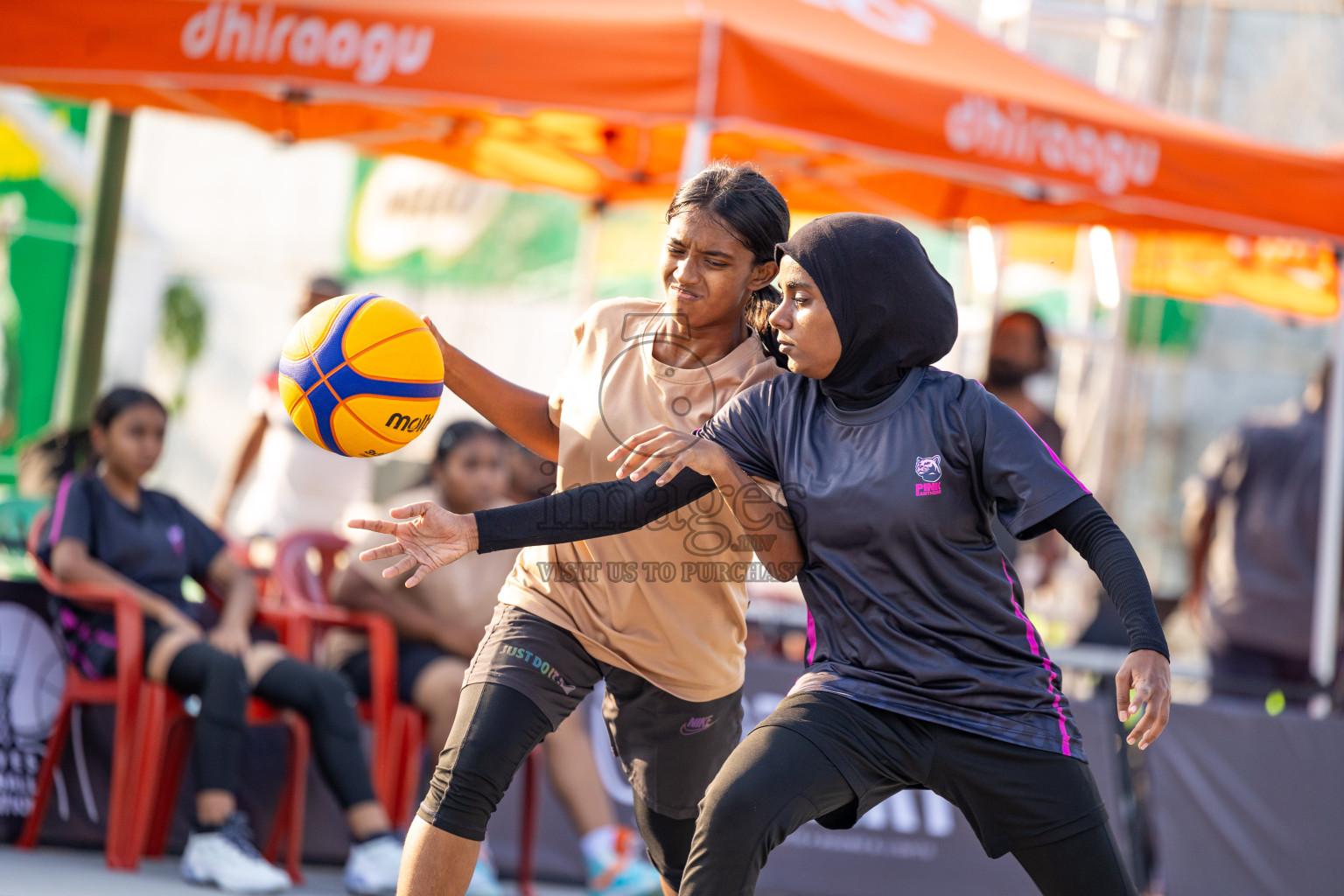 Day 2 of MILO Ramadan 3x3 Challenge 2024 was held in Ekuveni Outdoor Basketball Court at Male', Maldives on Wednesday, 13th March 2024.
Photos: Ismail Thoriq / images.mv