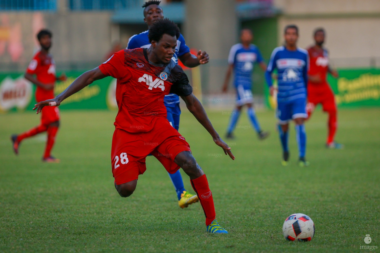 Ooredoo Dhivehi Premier League 2017, Thinadhoo vs Kudahuvadhoo in Male , Maldives. Saturday, October 21st, 2017. ( Images.mv Photo : Ismail Thoriq )