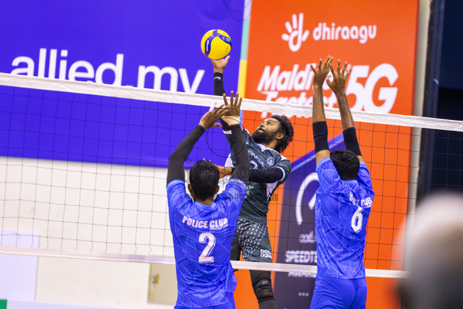 Dhadimagu Sports and Recreation vs Police Club in Day 2 of MILO VAM Cup 2025 held in Male', Maldives on Thursday, 26th June2025 at Social Center Indoor Hall 
Photos By: Ismail Thoriq / images.mv
