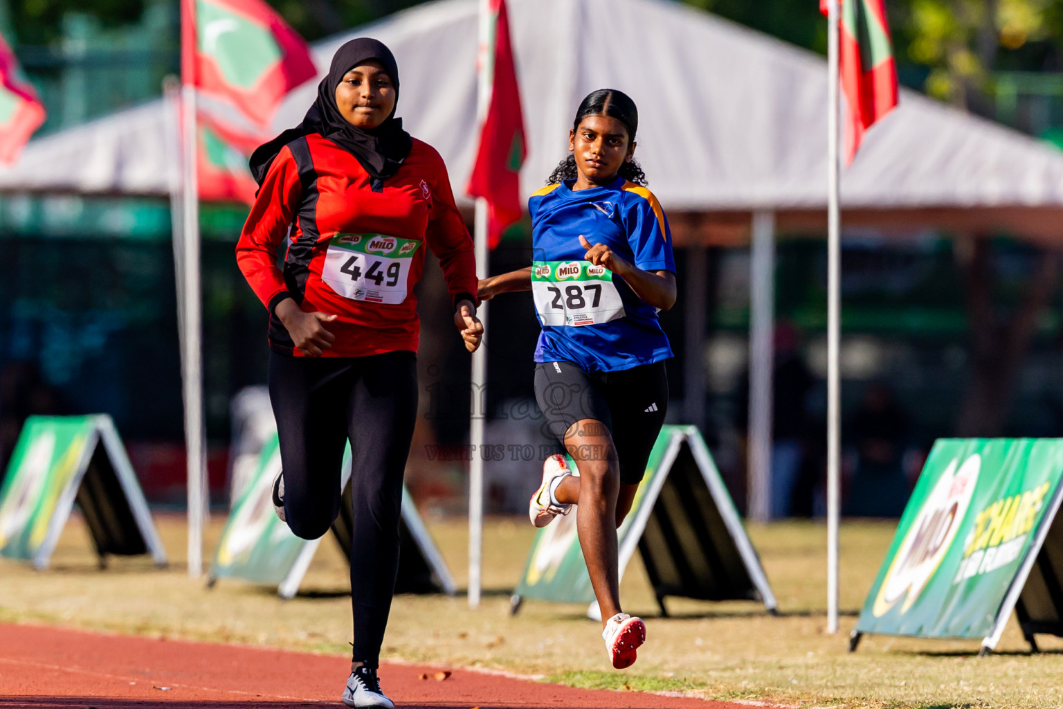 Day 2 of Inter-school Athletics Championship 2025 held in Ekuveni Synthetic Track, Male', Maldives on Tuesday, 07th October 2025. Photos by: Nausham Waheed / Images.mv
