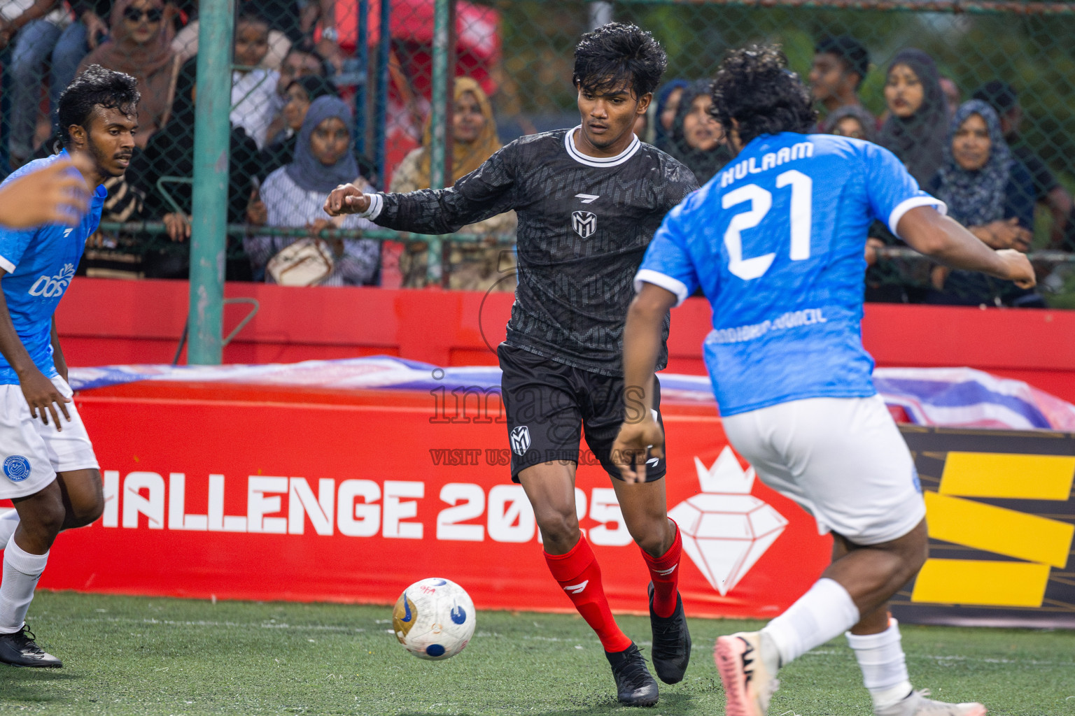 Dh Bandidhoo vs Dh Maaenboodhoo in Day 13 of Golden Futsal Challenge 2025 was held on Friday, 17th January 2025, in Hulhumale', Maldives Photos: Ismail Thoriq / images.mv