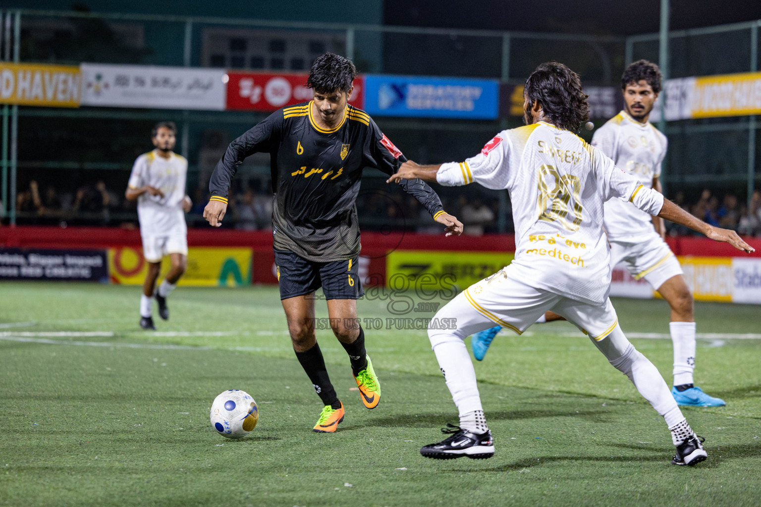 B Fehendhoo VS B Eydhafushi in Day 21 of Golden Futsal Challenge 2025 was held on Saturday, 25 January 2025, in Hulhumale', Maldives. 
Photos: Hassan Simah / images.mv