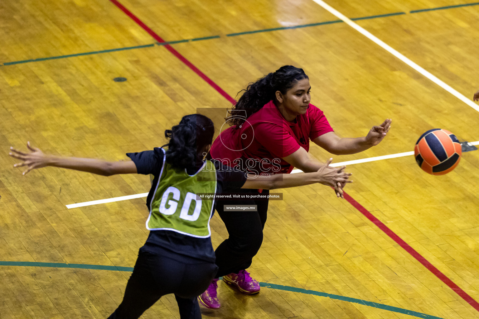 Lorenzo Sports Club vs Youth United Sports Club in the Milo National Netball Tournament 2022 on 20 July 2022, held in Social Center, Male', Maldives. Photographer: Hassan Simah / Images.mv