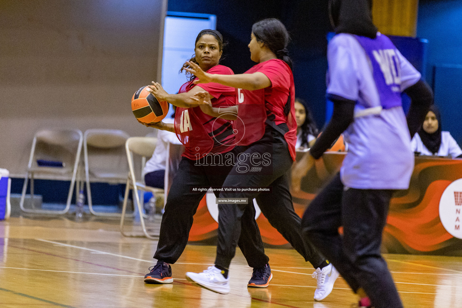 Lorenzo Sports Club vs Vyansa in the Milo National Netball Tournament 2022 on 18 July 2022, held in Social Center, Male', Maldives. Photographer: Shuu, Hassan Simah / Images.mv