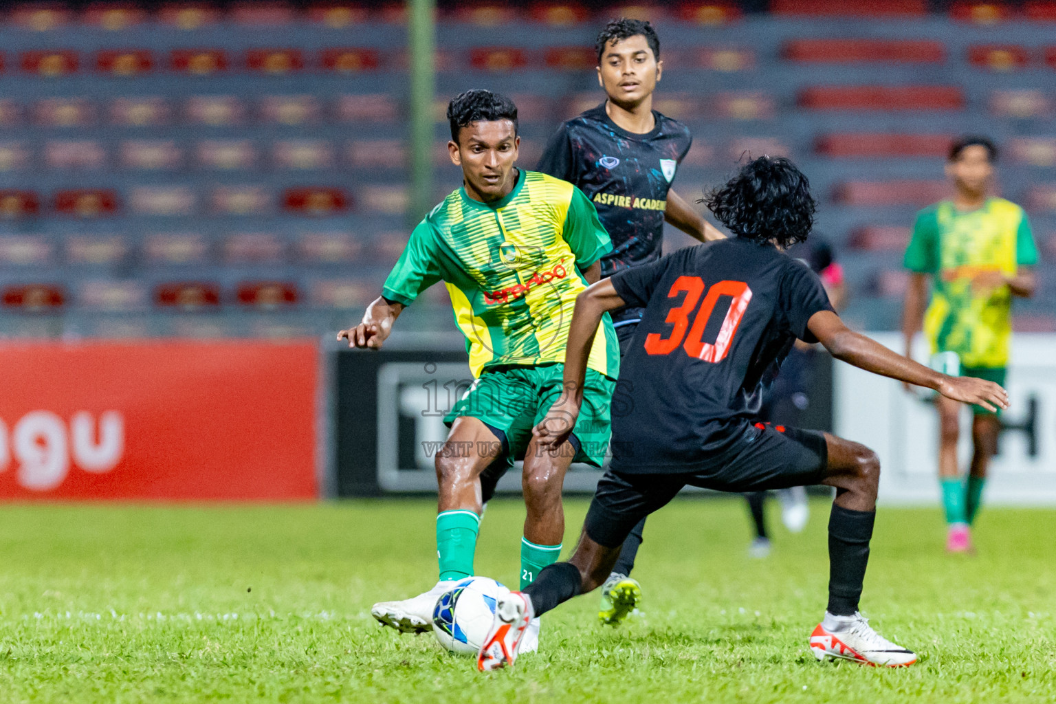 Maziya SRC vs Club Eagles in Day 4 of Under 19 Youth Championship 2024 was held at National Stadium in Male', Maldives on Thursday, 13th June 2024. Photos: Nausham Waheed / images.mv