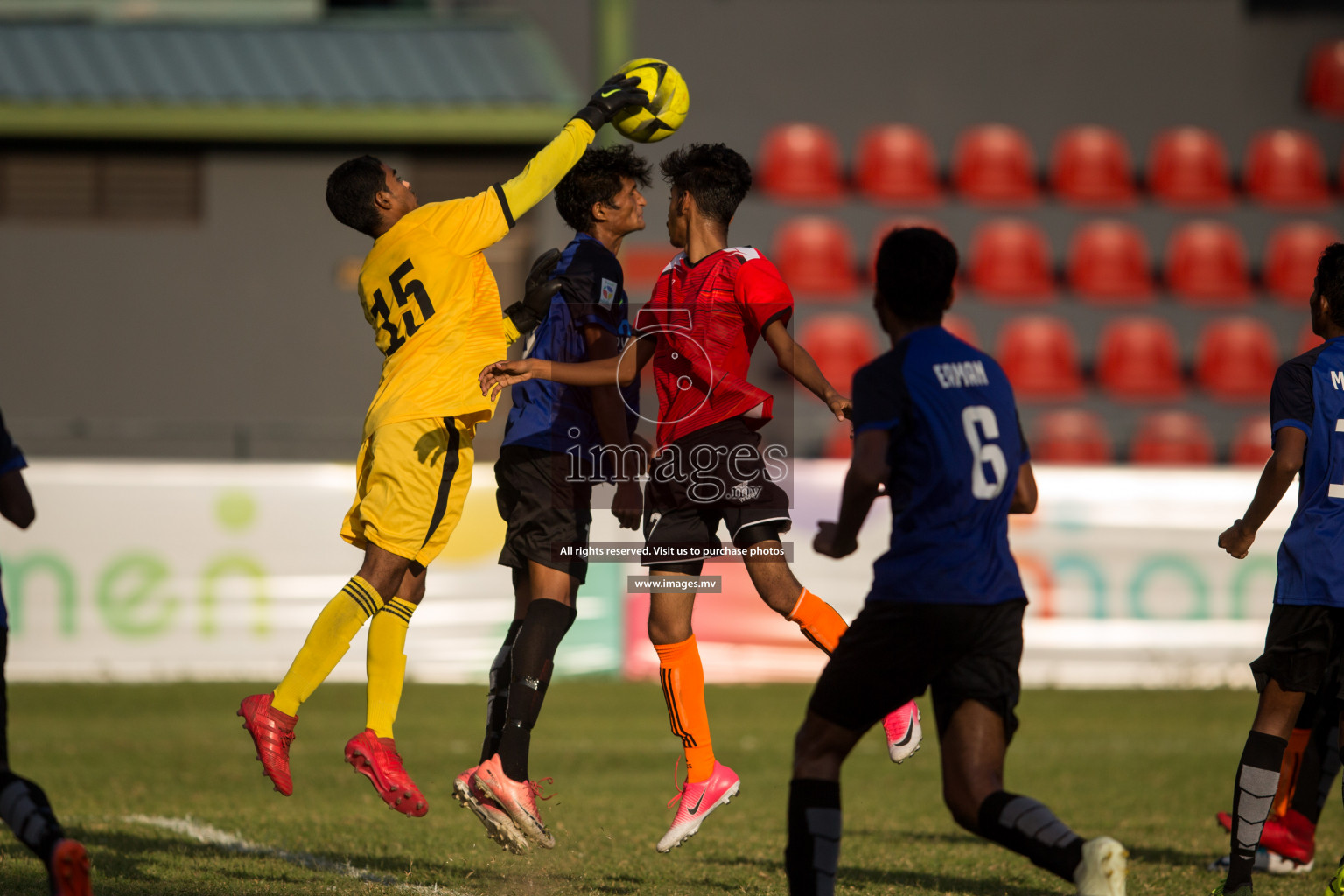 CHSE vs Ghaazee in MAMEN Inter School Football Tournament 2019 (U18) in Male, Maldives on 22nd March 2019, Photos: Suadh Abdul Sattar / images.mv
