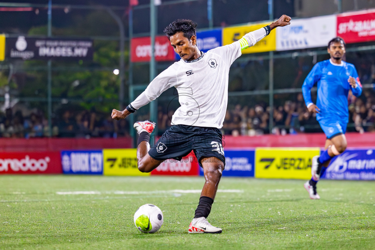 R Dhuvaafaru vs R Alifushi on Day 37 of Golden Futsal Challenge 2024 was held on Thursday, 22nd February 2024, in Hulhumale', Maldives
Photos: Mohamed Mahfooz Moosa/ images.mv