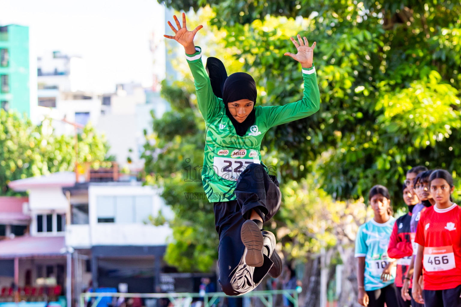 Day 2 of Inter-school Athletics Championship 2025 held in Ekuveni Synthetic Track, Male', Maldives on Tuesday, 07th October 2025. Photos by: Nausham Waheed / Images.mv