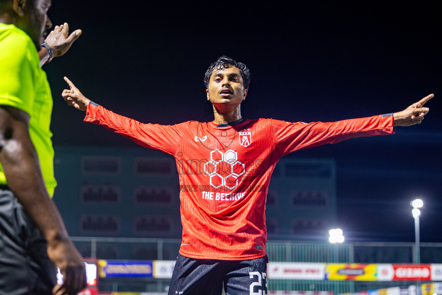 Th Thimarafushi VS Th Veymandoo in Atoll Round Semi-Final on Day 22 of Golden Futsal Challenge 2025 was held on Sunday , 26th January 2025, in Hulhumale', Maldives. Photos: Nausham Waheed / images.mv