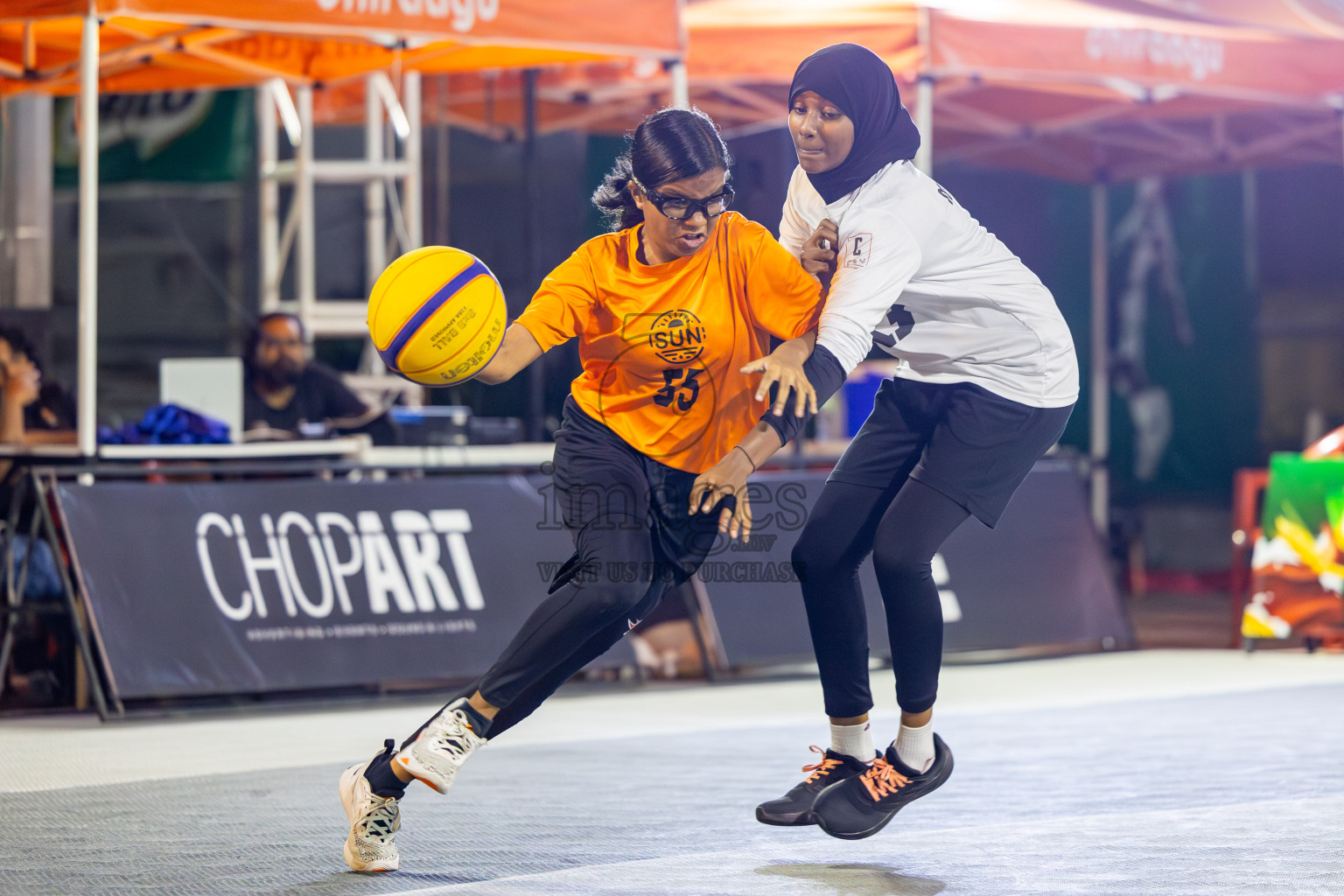 Day 7 of MILO Ramadan 3x3 Challenge 2024 was held in Ekuveni Outdoor Basketball Court at Male', Maldives on Monday, 18th March 2024.
Photos: Mohamed Mahfooz Moosa / images.mv