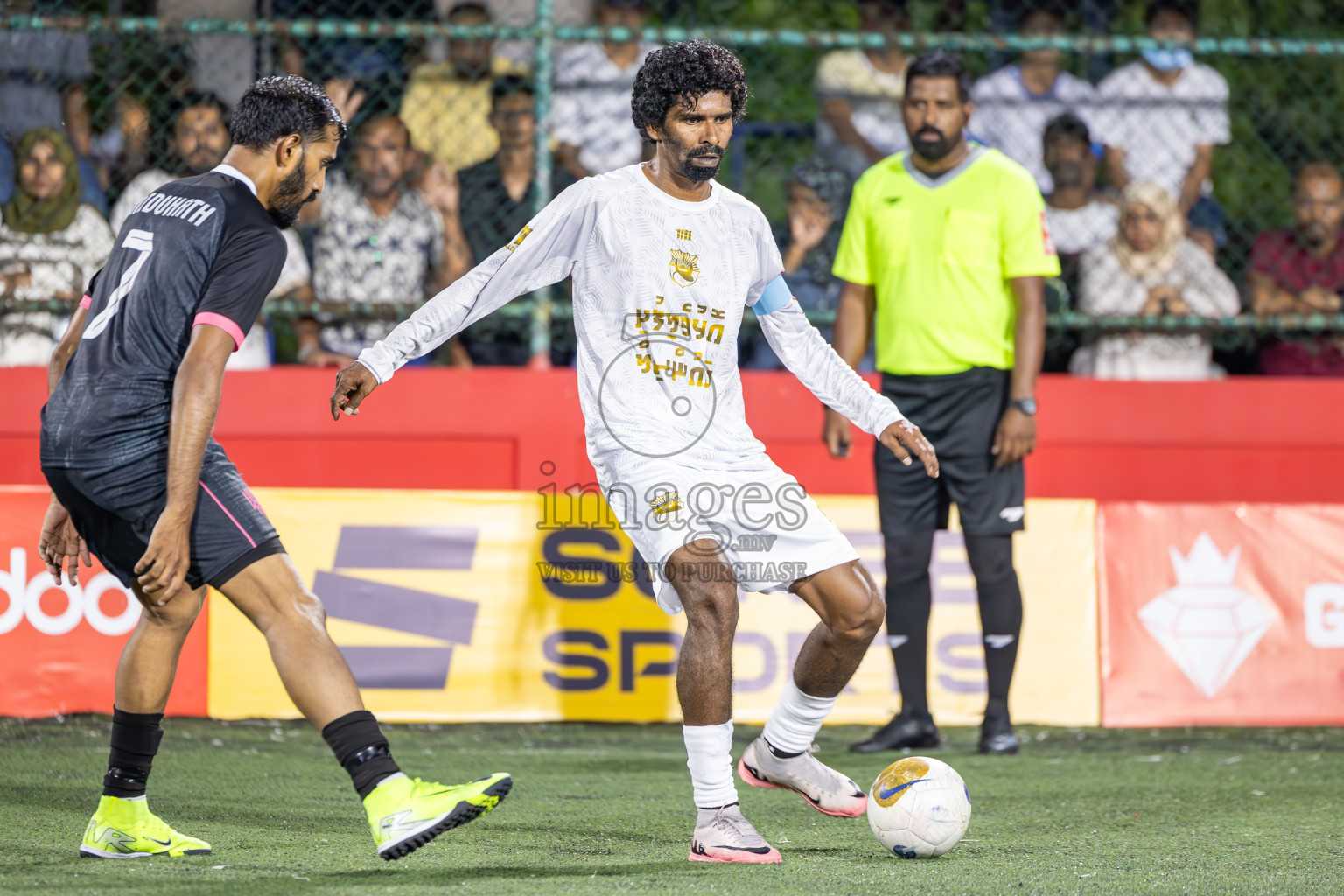 Lh Kurendhoo vs Lh Olhuvelifushi in Day 15 of Golden Futsal Challenge 2025 was held on Sunday, 19th January 2025, in Hulhumale', Maldives. Photos: Ismail Thoriq / images.mv