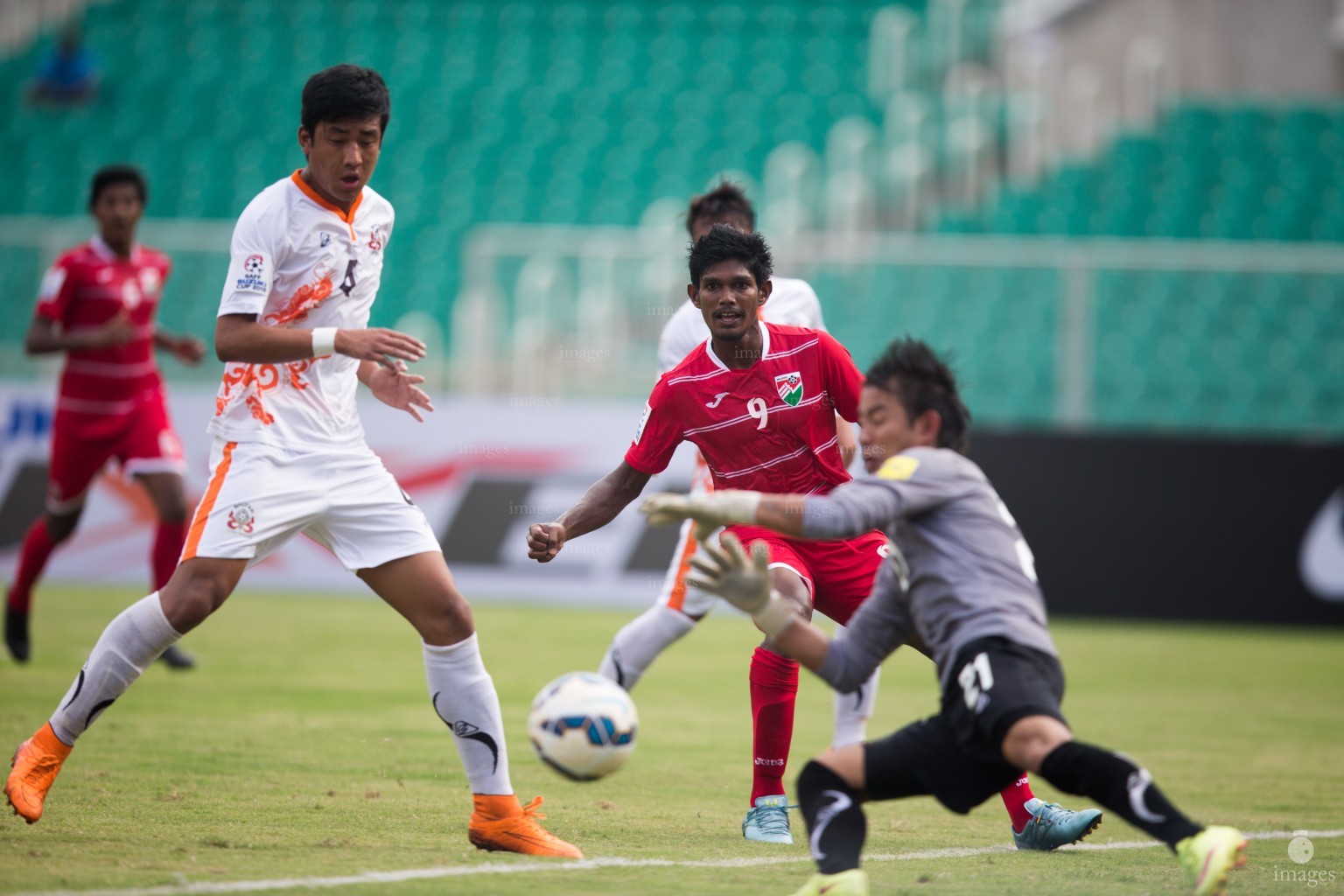 Maldives vs Bhutan in SAFF Suzuki Cup in Thiruvananthapuram, India, Wednesday, December. 24, 2015.  (Images.mv Photo/ Hussain Sinan).