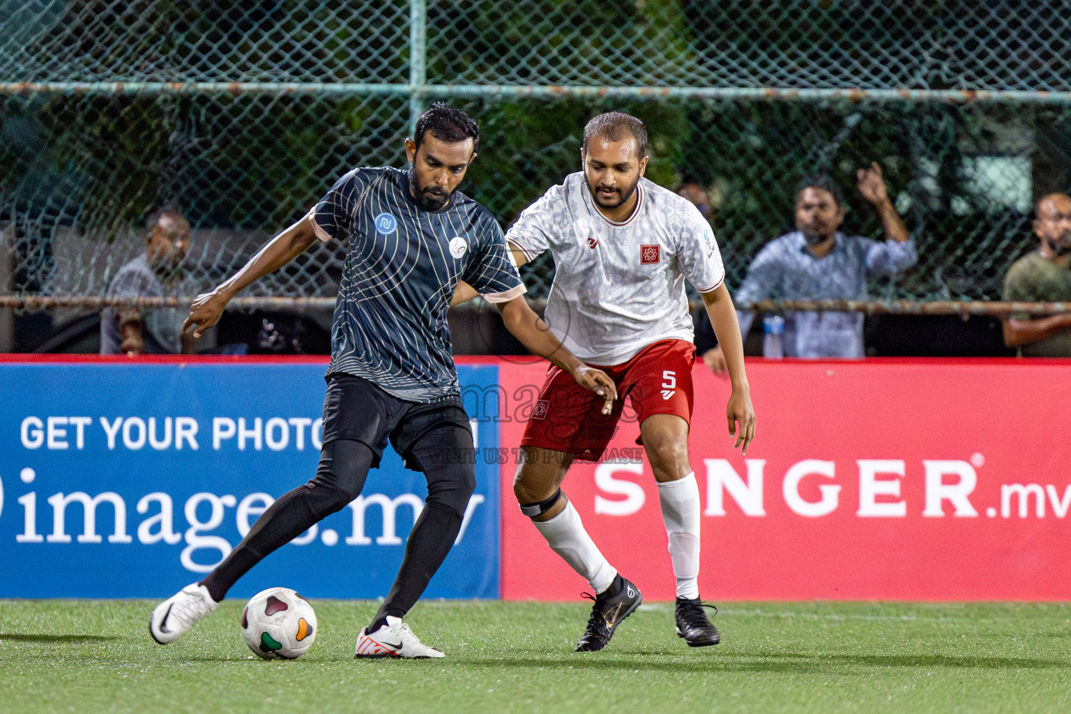 PEMA VS THAULEEMEE GULHUN in Club Maldives Classic 2024 held in Rehendi Futsal Ground, Hulhumale', Maldives on Monday, 9th September 2024. 
Photos: Nausham Waheed / images.mv