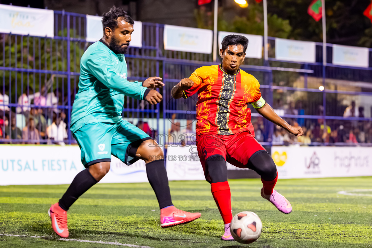Dharavandhoo vs Thulhaadhoo in Day 3 of Better in Baa Futsal Fiesta 2025 Men's division held in B. Eydhafushi, Maldives on Friday, 7th November 2025. Photos: Nausham Waheed / images.mv
