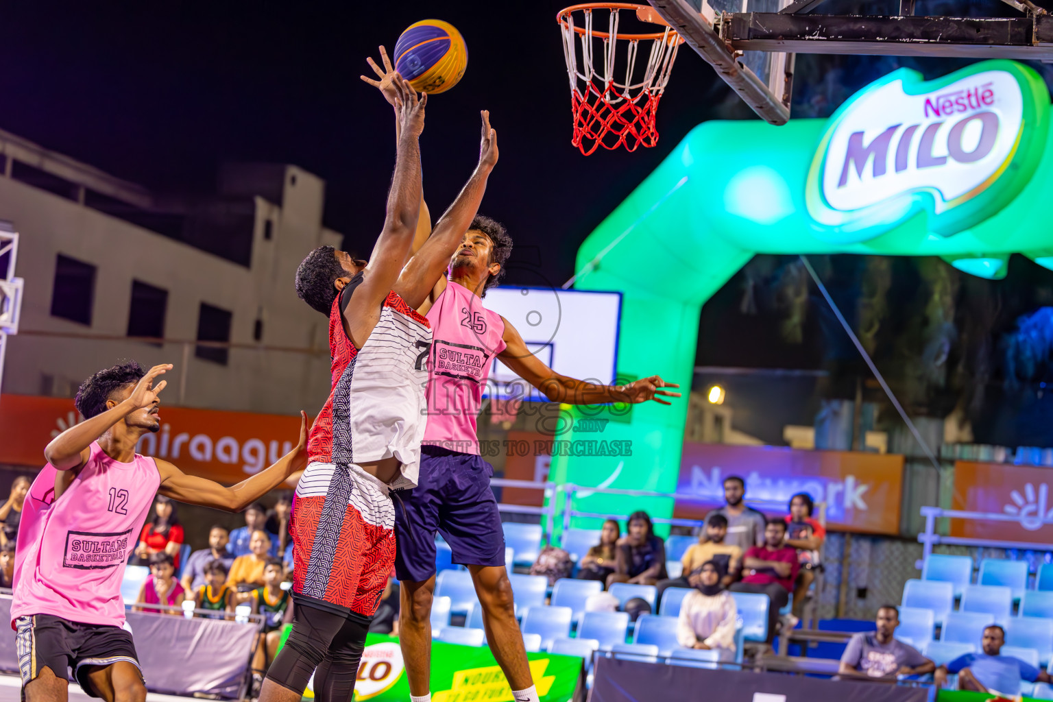 Day 6 of MILO Ramadan 3x3 Challenge 2024 was held in Ekuveni Outdoor Basketball Court at Male', Maldives on Sunday, 18th March 2024.
Photos: Ismail Thoriq / images.mv