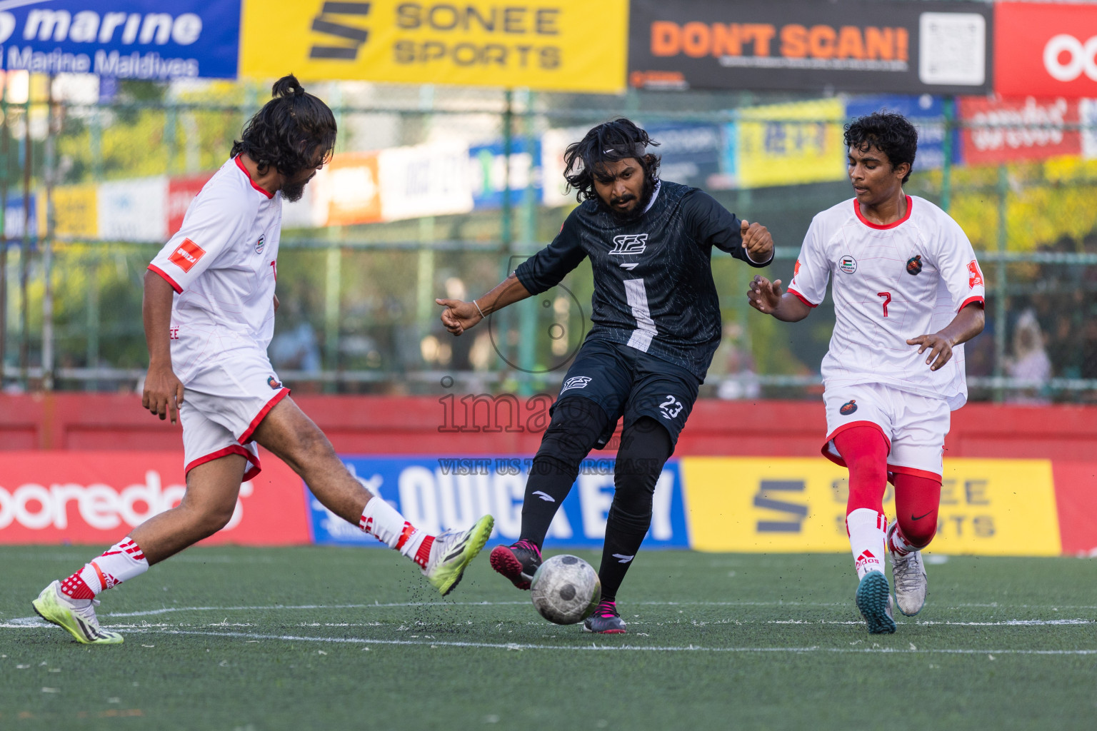 F Feeali VS F Dharanboodhoo in Day 13 of Golden Futsal Challenge 2024 was held on Saturday, 27th January 2024, in Hulhumale', Maldives Photos: Nausham Waheed / images.mv