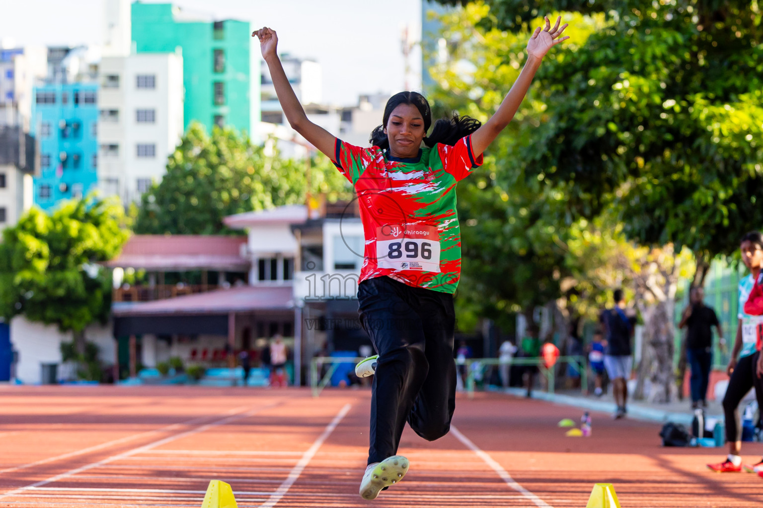 Day 2 of Inter-school Athletics Championship 2025 held in Ekuveni Synthetic Track, Male', Maldives on Tuesday, 07th October 2025. Photos by: Nausham Waheed / Images.mv