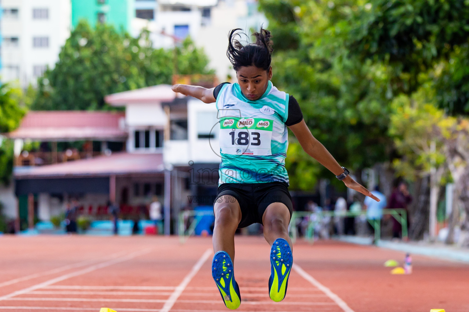 Day 2 of Inter-school Athletics Championship 2025 held in Ekuveni Synthetic Track, Male', Maldives on Tuesday, 07th October 2025. Photos by: Nausham Waheed / Images.mv
