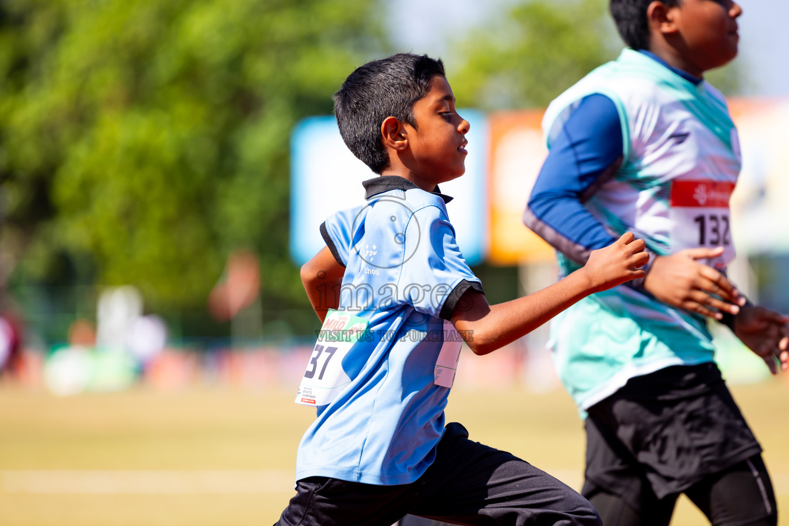 Day 3 of Inter-school Athletics Championship 2025 held in Ekuveni Synthetic Track, Male', Maldives on Wednesday, 08th October 2025. Photos by: Nausham Waheed / Images.mv