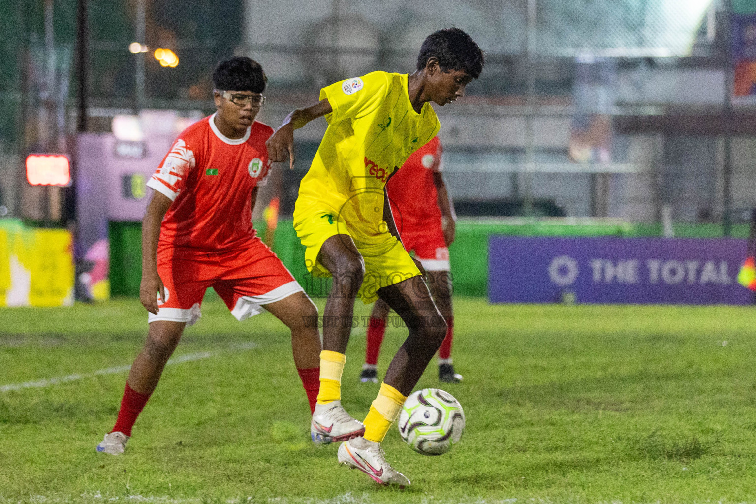 Maziya vs Hurriya (U14) in Day 4 of Dhivehi Youth League 2024 held at Henveiru Stadium on Thursday, 28th November 2024. Photos: Shuu Abdul Sattar/ Images.mv