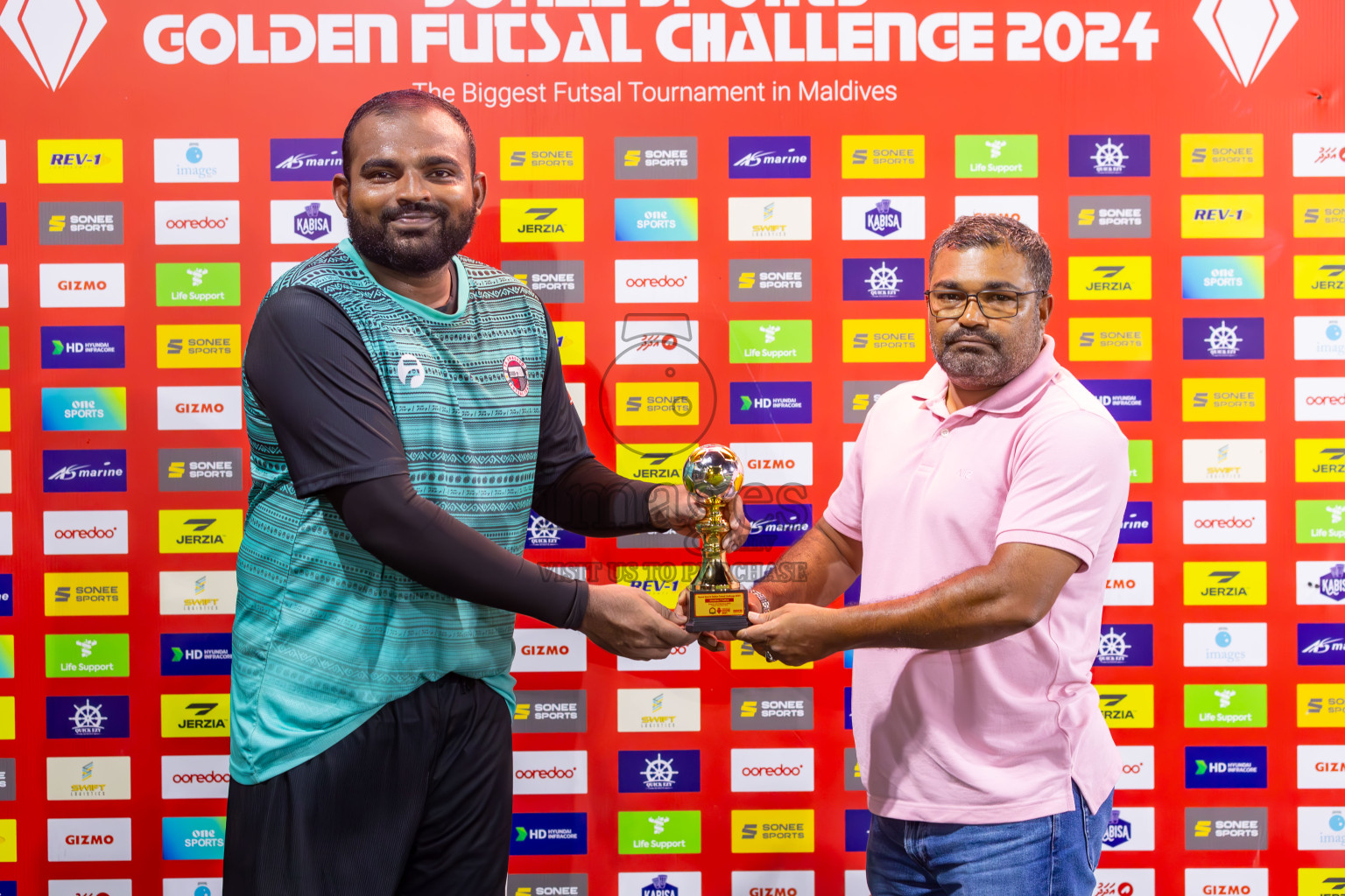 Th Omadhoo vs L Isdhoo on Day 37 of Golden Futsal Challenge 2024 was held on Thursday, 22nd February 2024, in Hulhumale', Maldives
Photos: Ismail Thoriq / images.mv