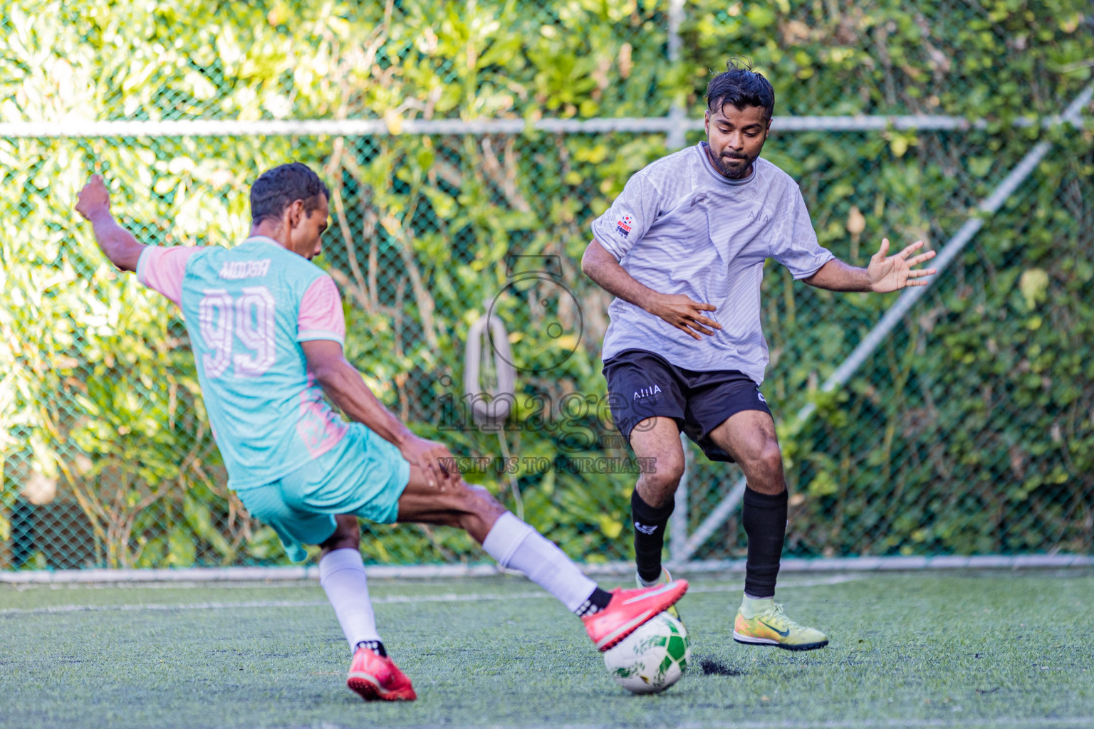 Resort League 2025 Raa Zone - Day 1
Joali vs Kothaifaru in Resort League 2025 (Raa Zone) was held on Friday, 15th august 2025 in JOALI Maldives Resort, Raa Atoll, Maldives. Photos: Areef Adam / images.mv