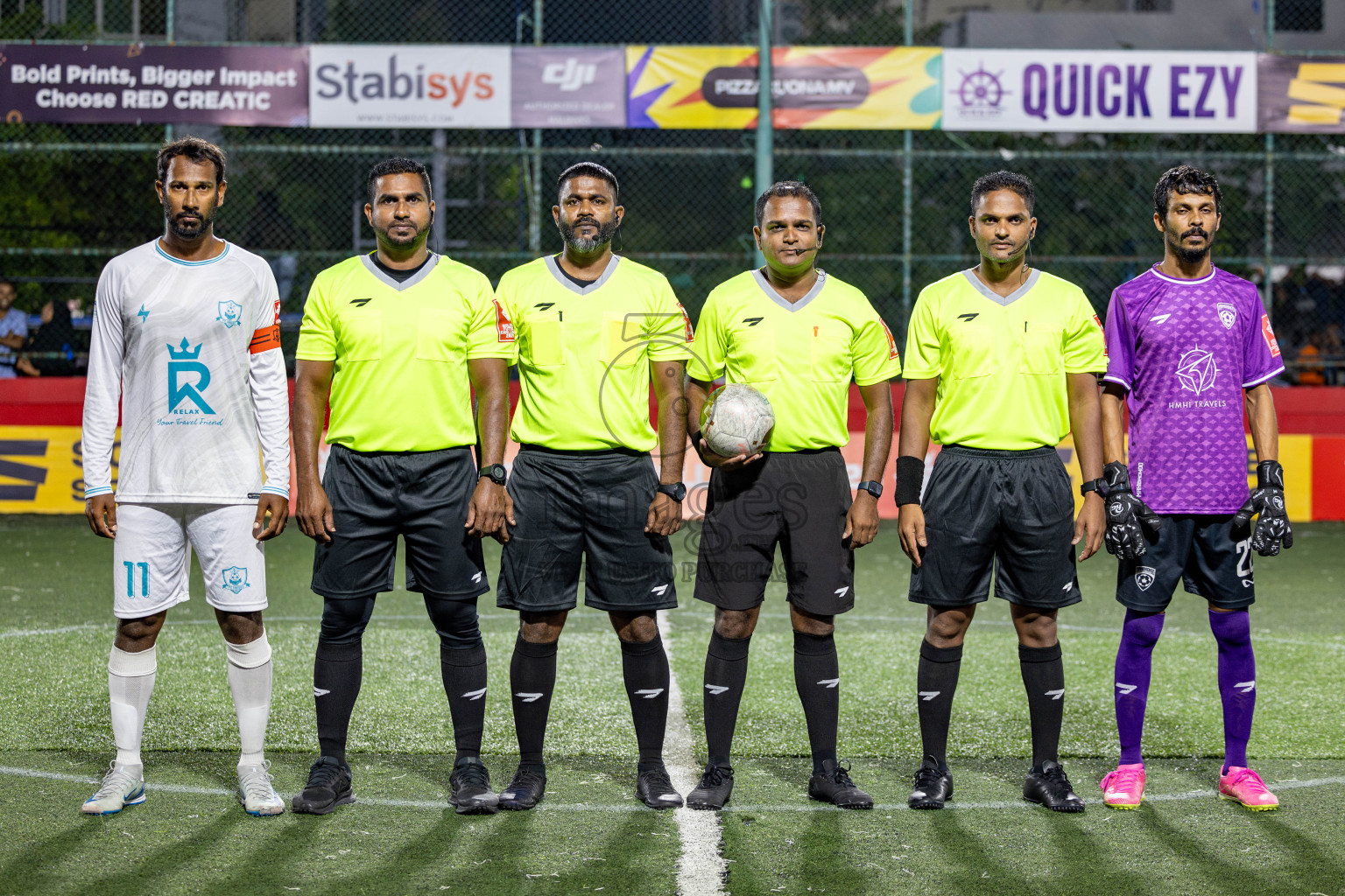 AA. Thoddoo VS ADh. Mahibadhoo in zone round on Day 32 of Golden Futsal Challenge 2025 was held on Wednesday , 5th February 2025, in Hulhumale', Maldives. 
Photos: Hassan Simah / images.mv