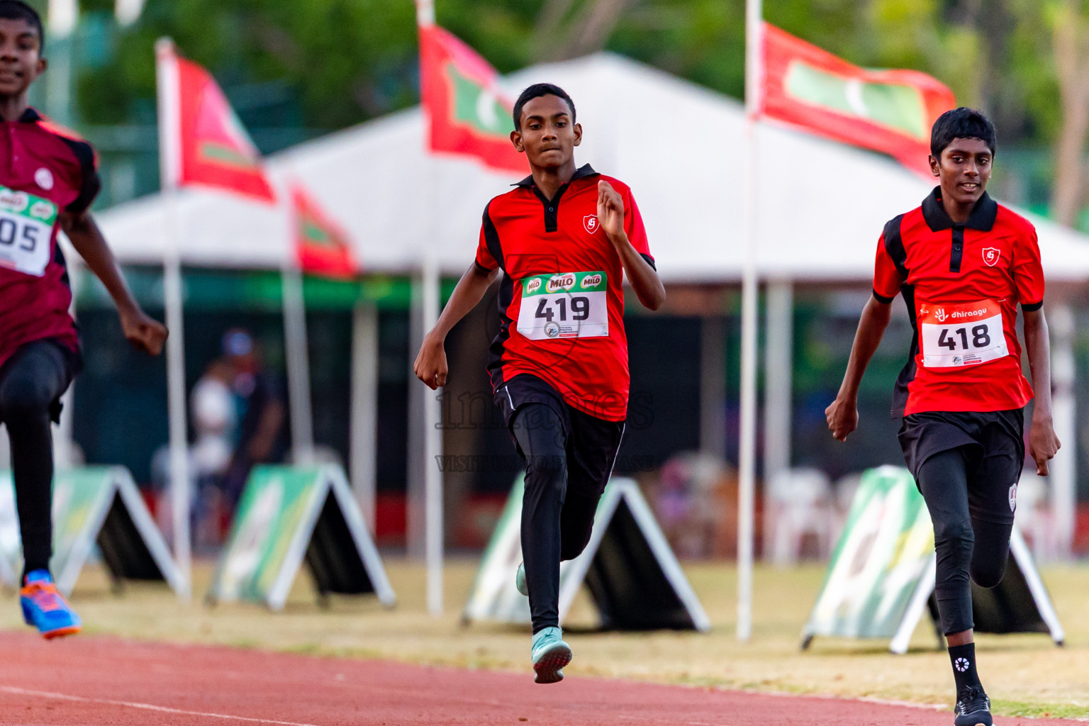 Day 2 of Inter-school Athletics Championship 2025 held in Ekuveni Synthetic Track, Male', Maldives on Tuesday, 07th October 2025. Photos by: Nausham Waheed / Images.mv