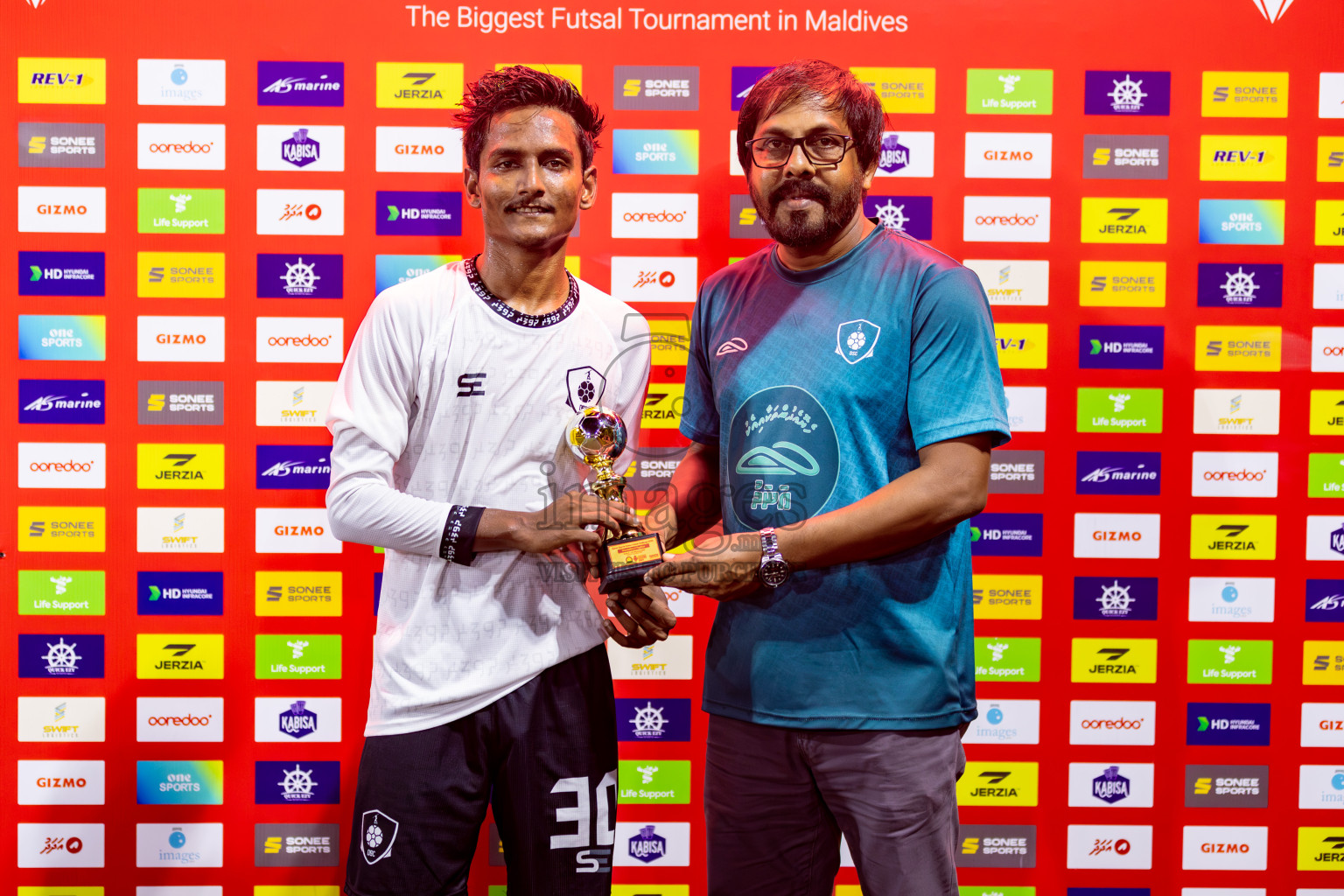 R. Dhuvaafaru VS Sh. Feydhoo on Day 33 of Golden Futsal Challenge 2024, held on Sunday, 18th February 2024, in Hulhumale', Maldives Photos: Hassan Simah / images.mv