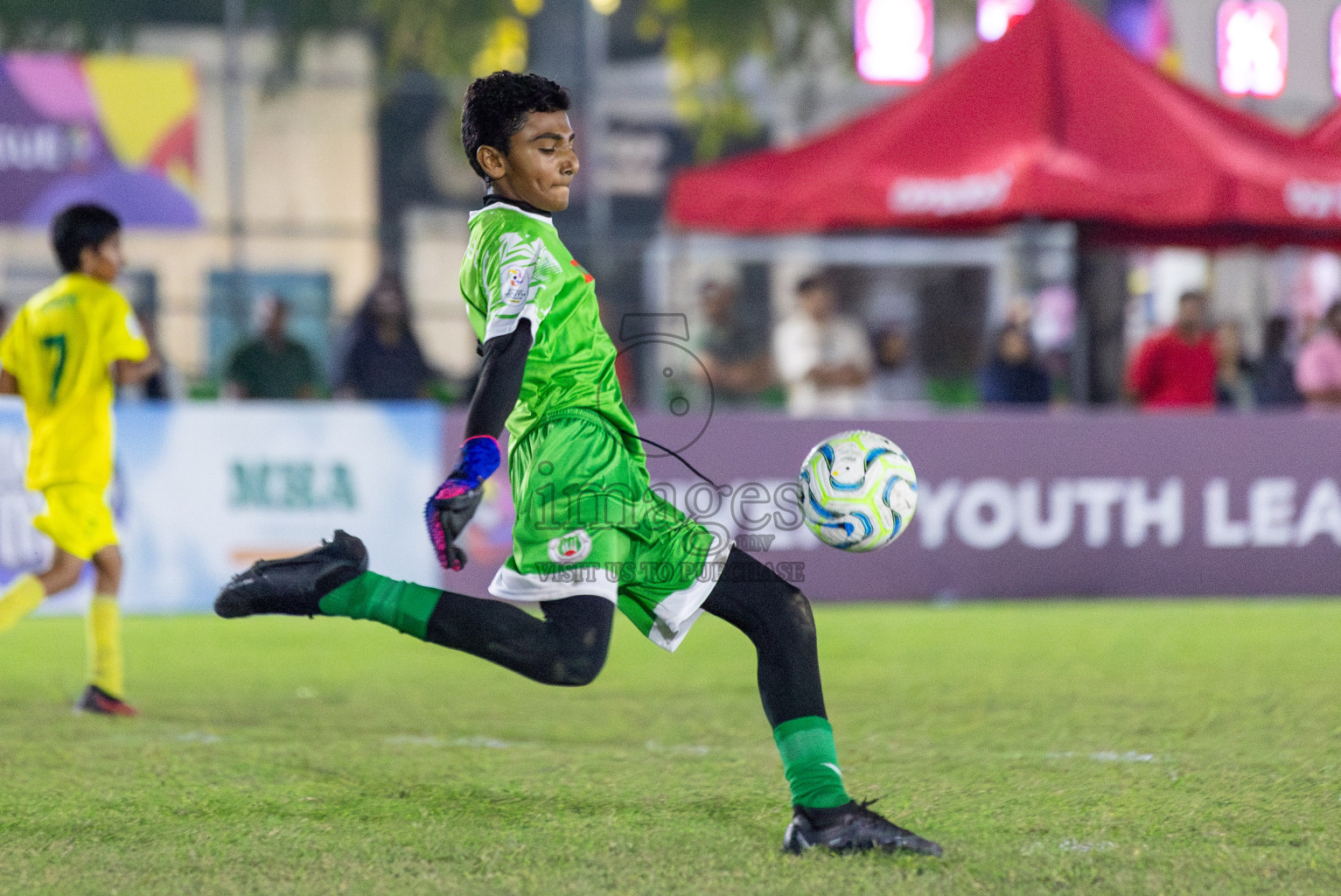 Maziya vs Hurriya (U12) in Day 4 of Dhivehi Youth League 2024 held at Henveiru Stadium on Thursday, 28th November 2024. Photos: Shuu Abdul Sattar/ Images.mv