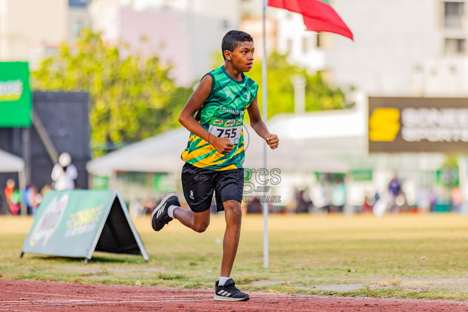 Day 3 of Inter-school Athletics Championship 2025 held in Ekuveni Synthetic Track, Male', Maldives on Wednesday, 08th October 2025. Photos by: Areef Adam  / Images.mv