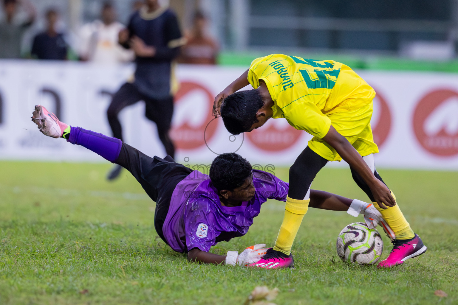 Eagles vs Maziya (U14) in Dhivehi Youth League 2024 - Day 2. Matches held at Henveiru Stadium on 22nd November 2024 , Friday. Photos: Shuu Abdul Sattar/ Images.mv