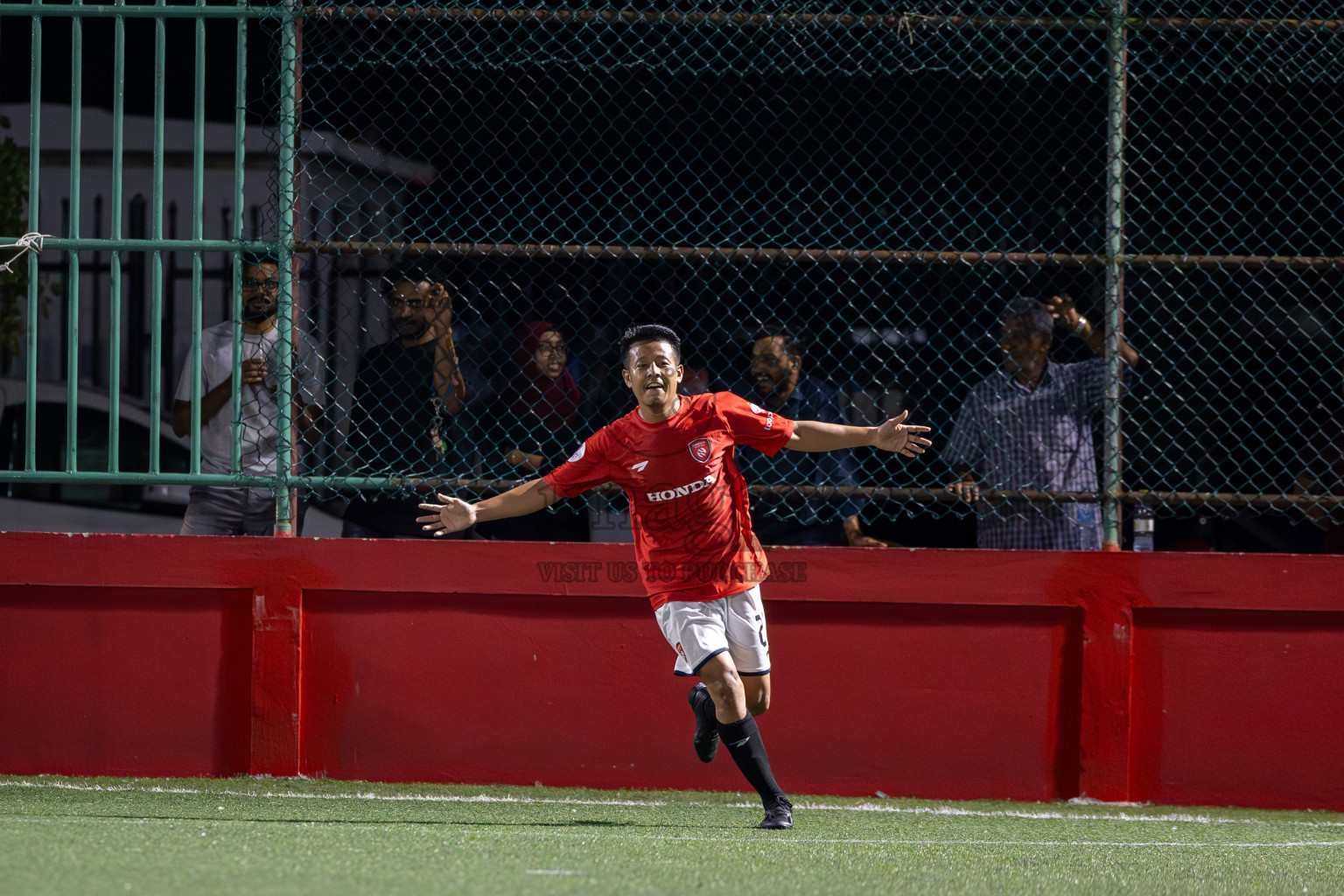 Sheesha vs Roseware in Day 1 of Office League 2025 was held on Wednesday, 16th April 2025 in Hulhumale', Maldives.
Photos: Ismail Thoriq / images.mv