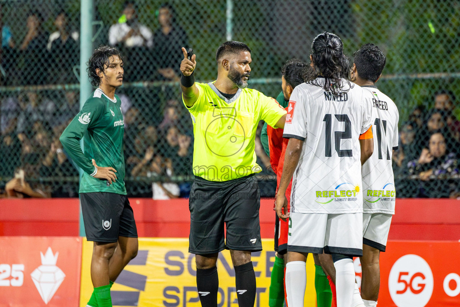 R. Dhuvaafaru VS N. Miladhoo in zone round on Day 32 of Golden Futsal Challenge 2025 was held on Wednesday , 5th February 2025, in Hulhumale', Maldives. 
Photos: Hassan Simah / images.mv