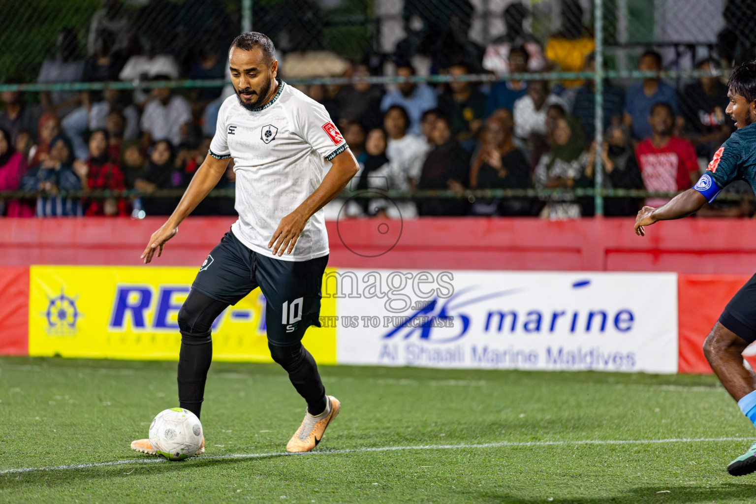 R. Dhuvaafaru VS Sh. Feydhoo on Day 33 of Golden Futsal Challenge 2024, held on Sunday, 18th February 2024, in Hulhumale', Maldives Photos: Hassan Simah / images.mv