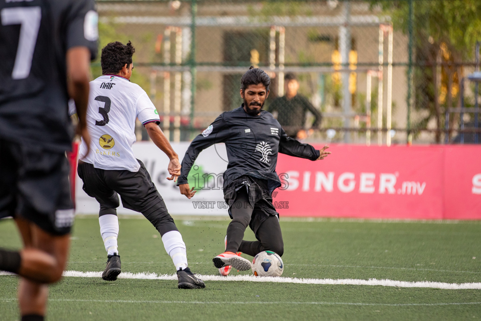 TRADENET VS KULHIVARU VUZARA CLUB in Club Maldives Classic 2024 held in Rehendi Futsal Ground, Hulhumale', Maldives on Friday, 6th September 2024. 
Photos: Hassan Simah / images.mv