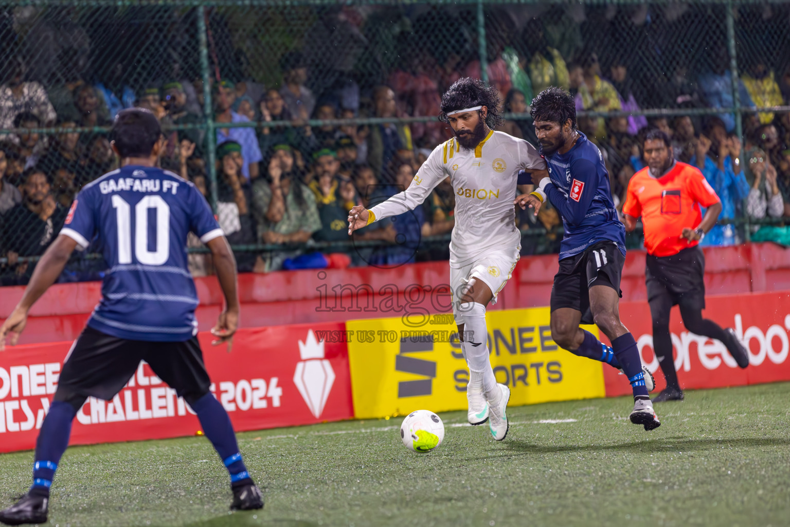 K Gaafaru vs Dhandimgu in Round of 16 on Day 40 of Golden Futsal Challenge 2024 which was held on Tuesday, 27th February 2024, in Hulhumale', Maldives Photos: Ismail Thoriq / images.mv