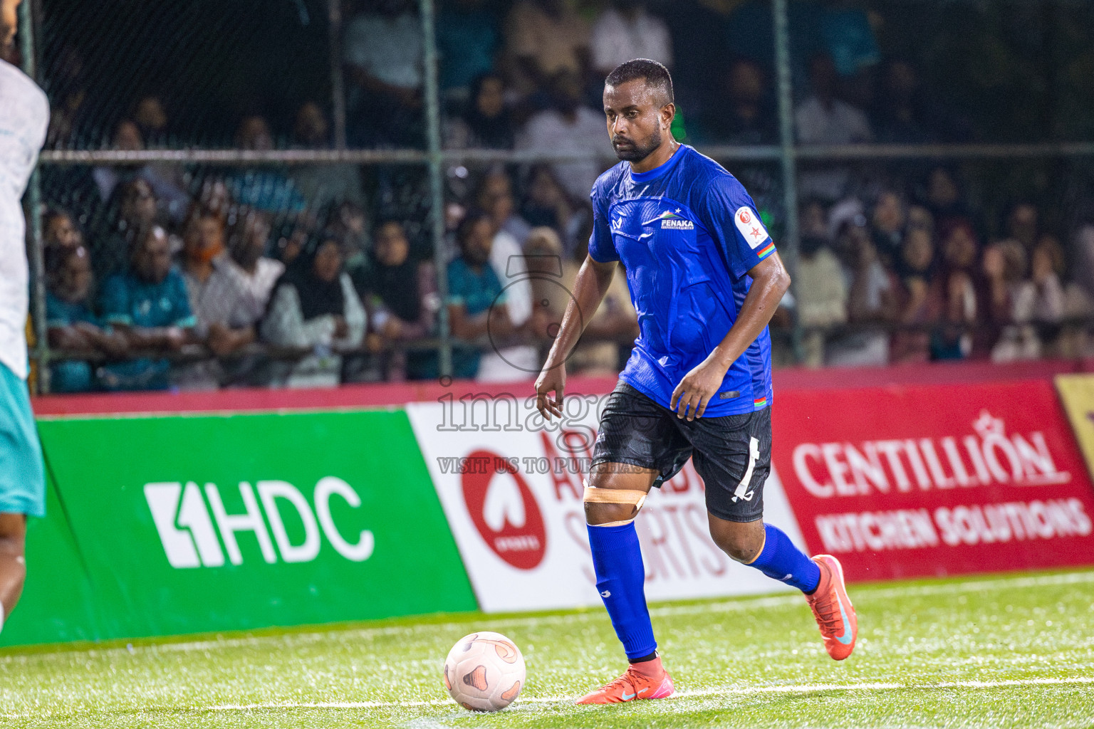 Fenaka vs MPL in the Quarter Finals of Club Maldives Cup 2025 was held in Rehendhi Futsal Ground, Hulhumale', Maldives on Friday, 17th October 2025. Photos: Ismail Thoriq, Hassan Simah / images.mv