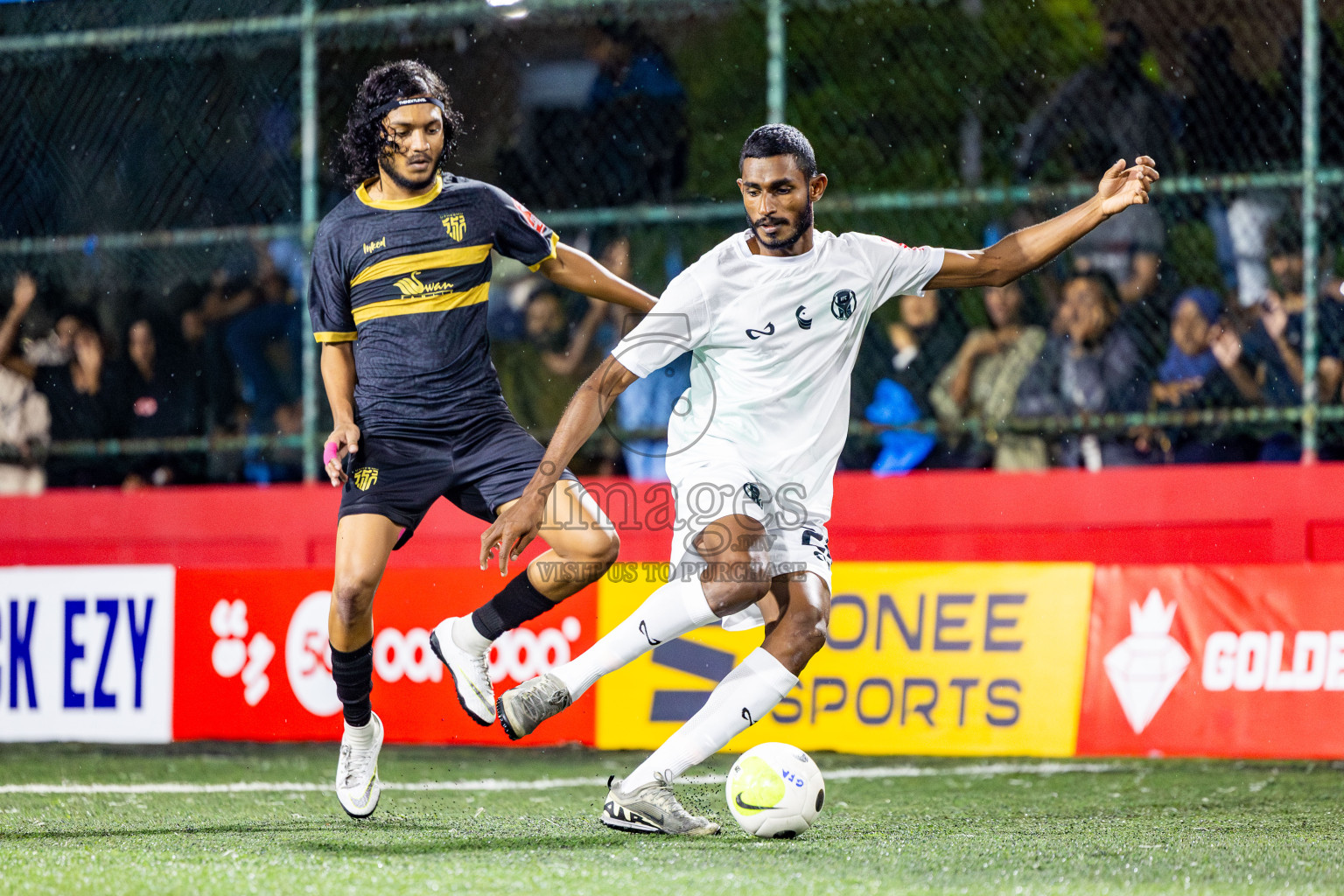 HA Utheem VS HA Ihavandhoo in Day 9 of Golden Futsal Challenge 2025 was held on Monday, 13th January 2025, in Hulhumale', Maldives Photos: Nausham Waheed , Ismail Thoriq / images.mv