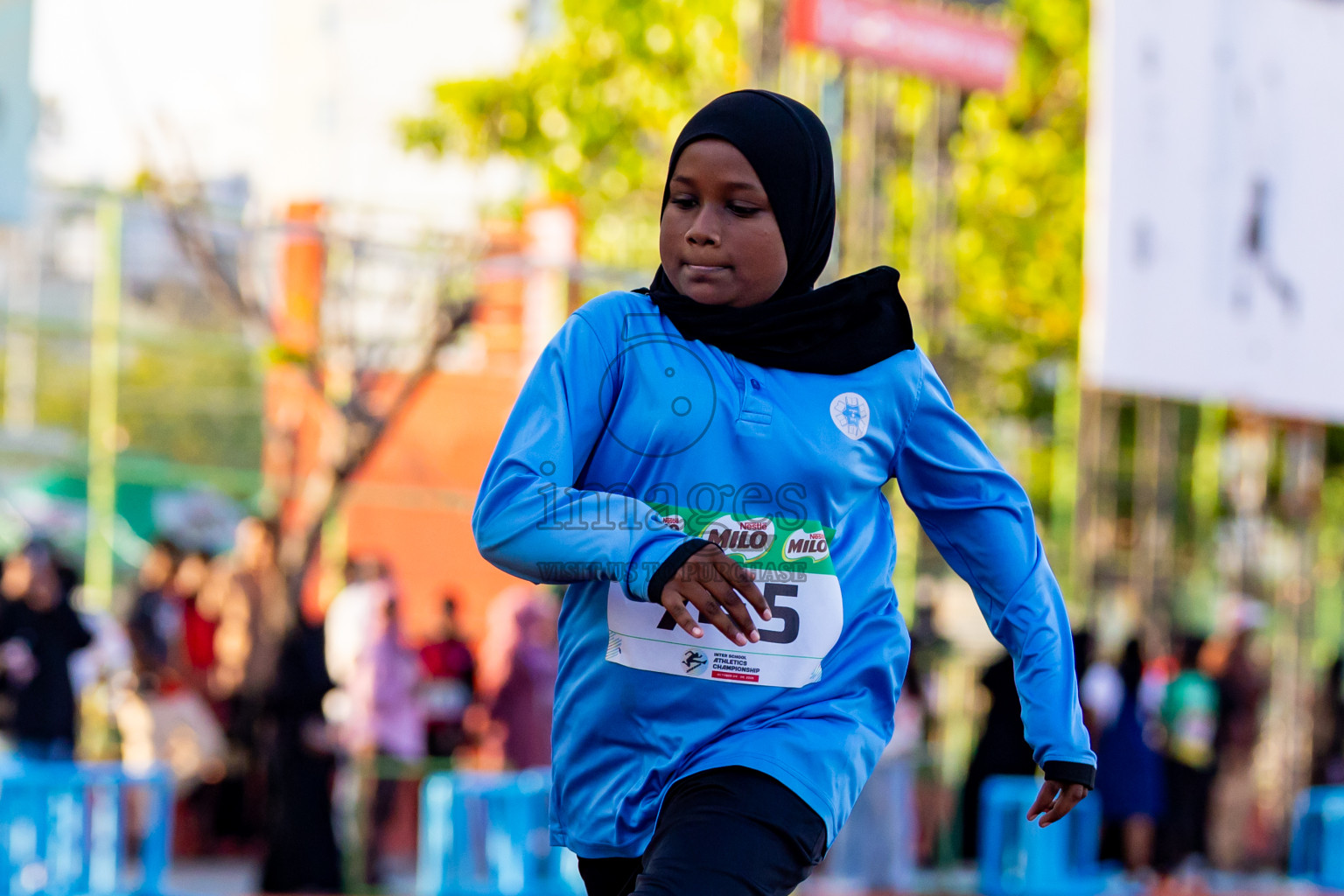 Day 2 of Inter-school Athletics Championship 2025 held in Ekuveni Synthetic Track, Male', Maldives on Tuesday, 07th October 2025. Photos by: Nausham Waheed / Images.mv