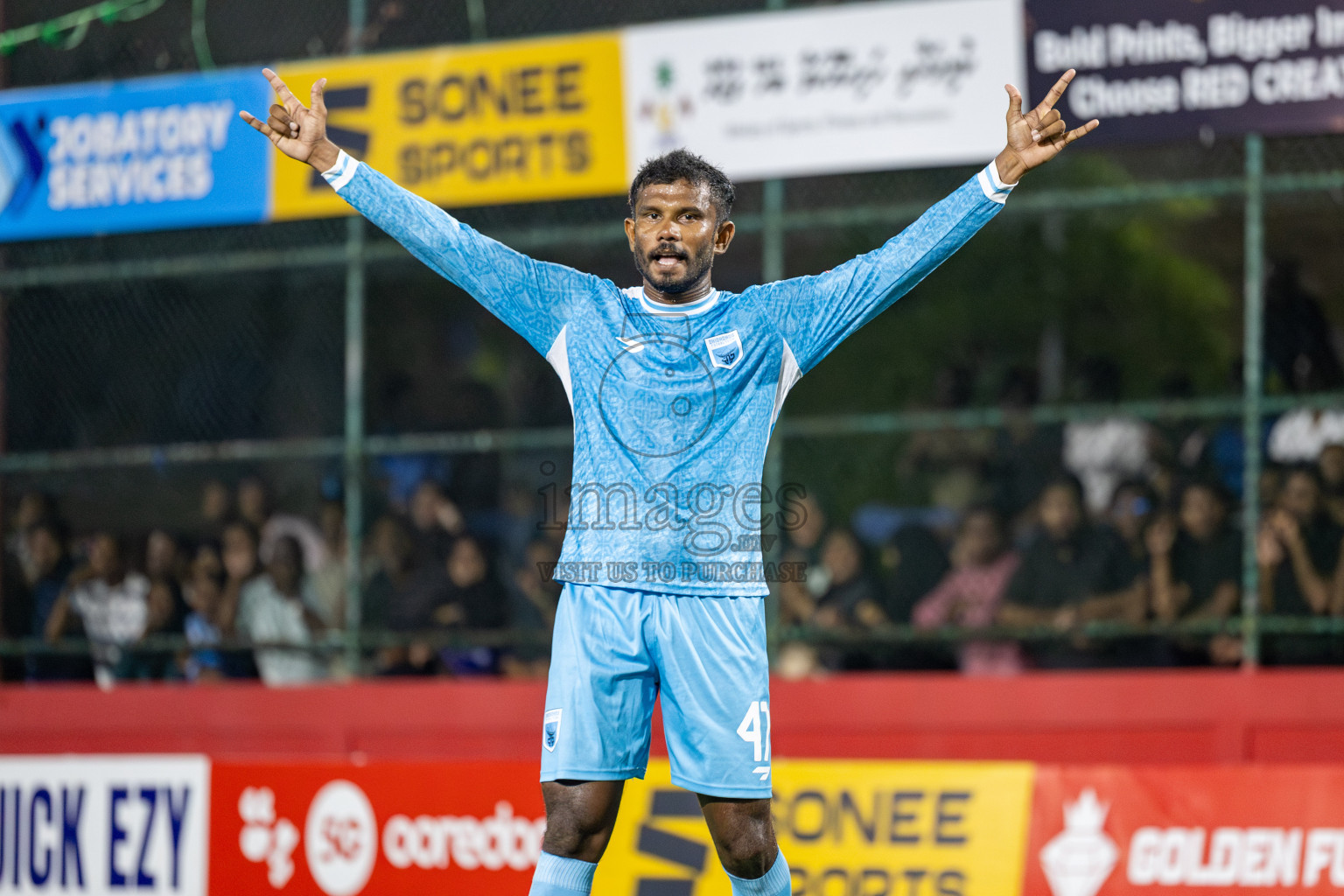 HA Ihavandhoo vs HA Dhidhdhoo in Day 13 of Golden Futsal Challenge 2025 was held on Friday, 17th January 2025, in Hulhumale', Maldives 
Photos: Hassan Simah / images.mv