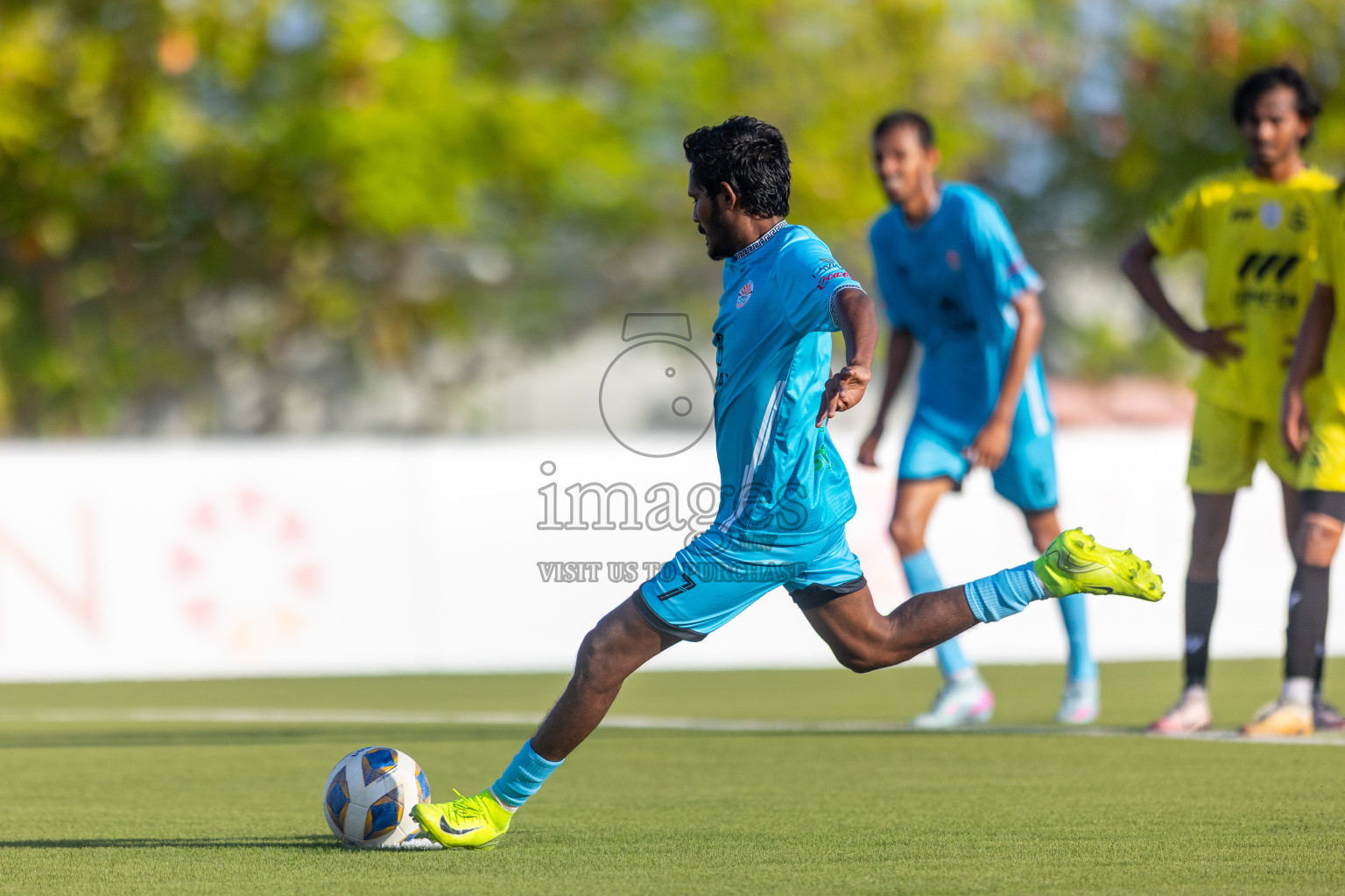 Vela Sports Club vs Irumathi FC in Day 1 of Eydhafushi Cup 2025 held in Eydhafushi Football Stadium at B. Eydhafushi, Maldives on Friday, 5th September 2025. Photos: Mohamed Mahfouz Moosa / images.mv