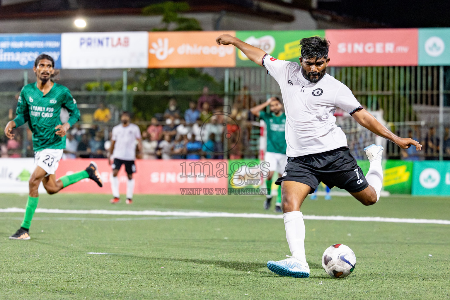 TEAM BADHAHI vs KULHIVARU VUZARA CLUB in the Semi-finals of Club Maldives Classic 2024 held in Rehendi Futsal Ground, Hulhumale', Maldives on Tuesday, 19th September 2024. 
Photos: Ismail Thoriq / images.mv